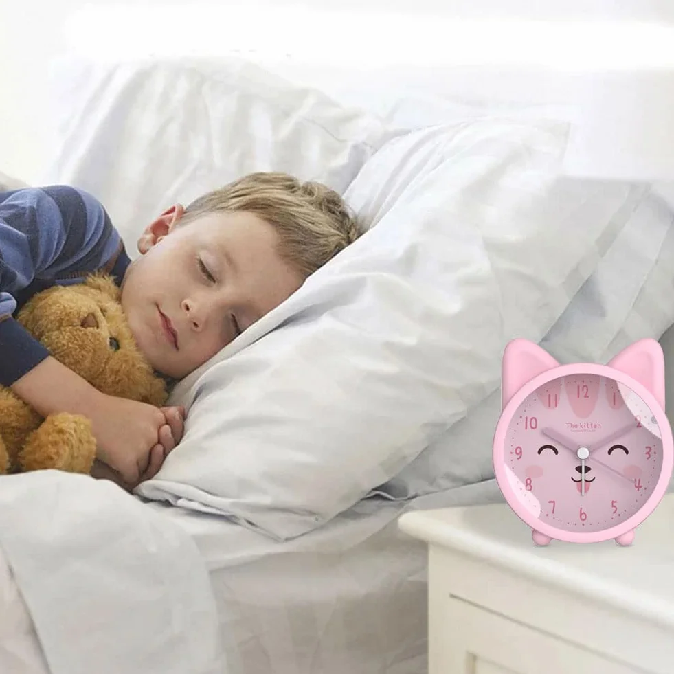 Roadtime Joli réveil-matin animalier pour enfants, horloge lapin/chat/cerf, réveil de bureau silencieux avec rétroéclairage (chat, rose)