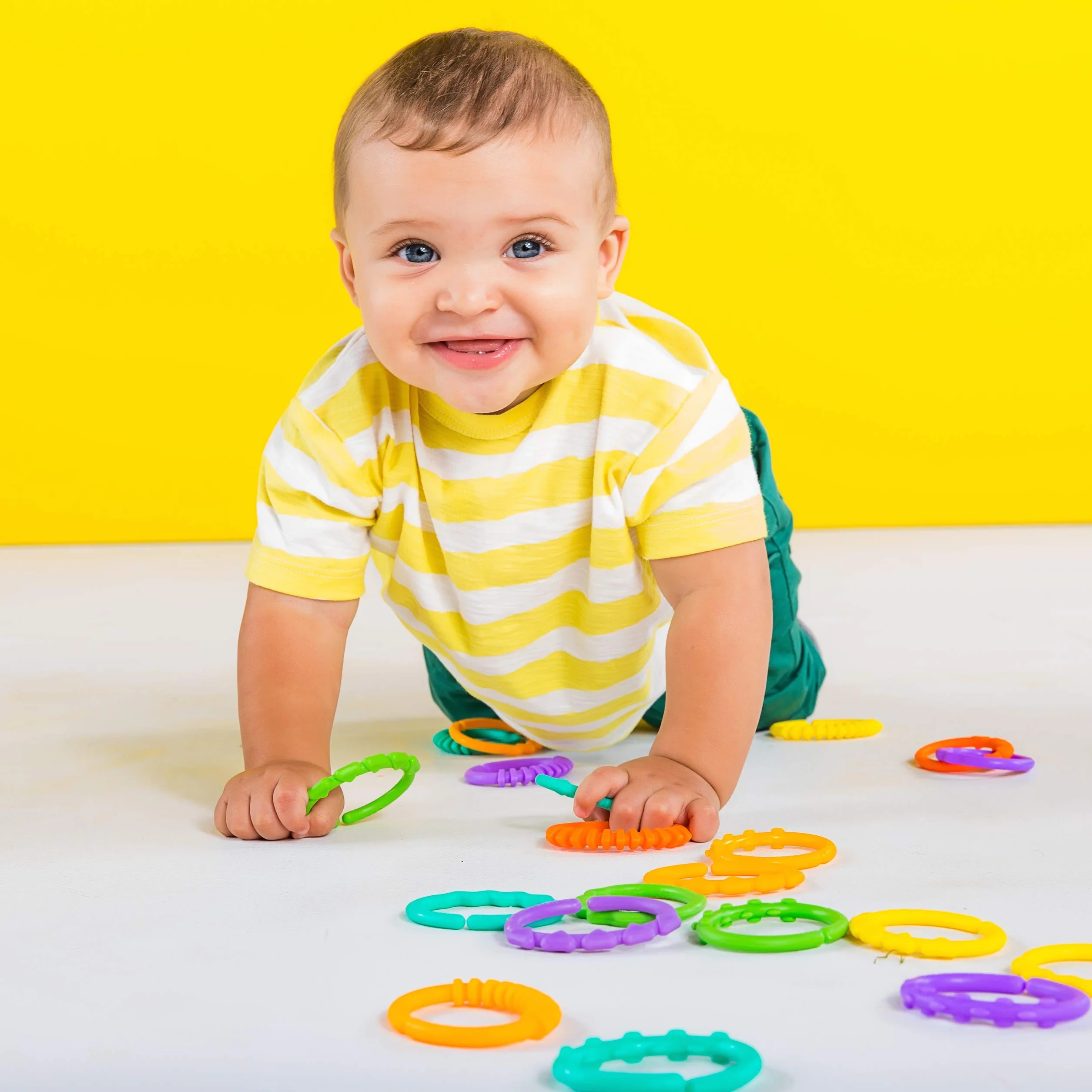 Bright Starts Lots of Links Jouets à anneaux pour poussette 24 pièces sans BPA 0 mois+
