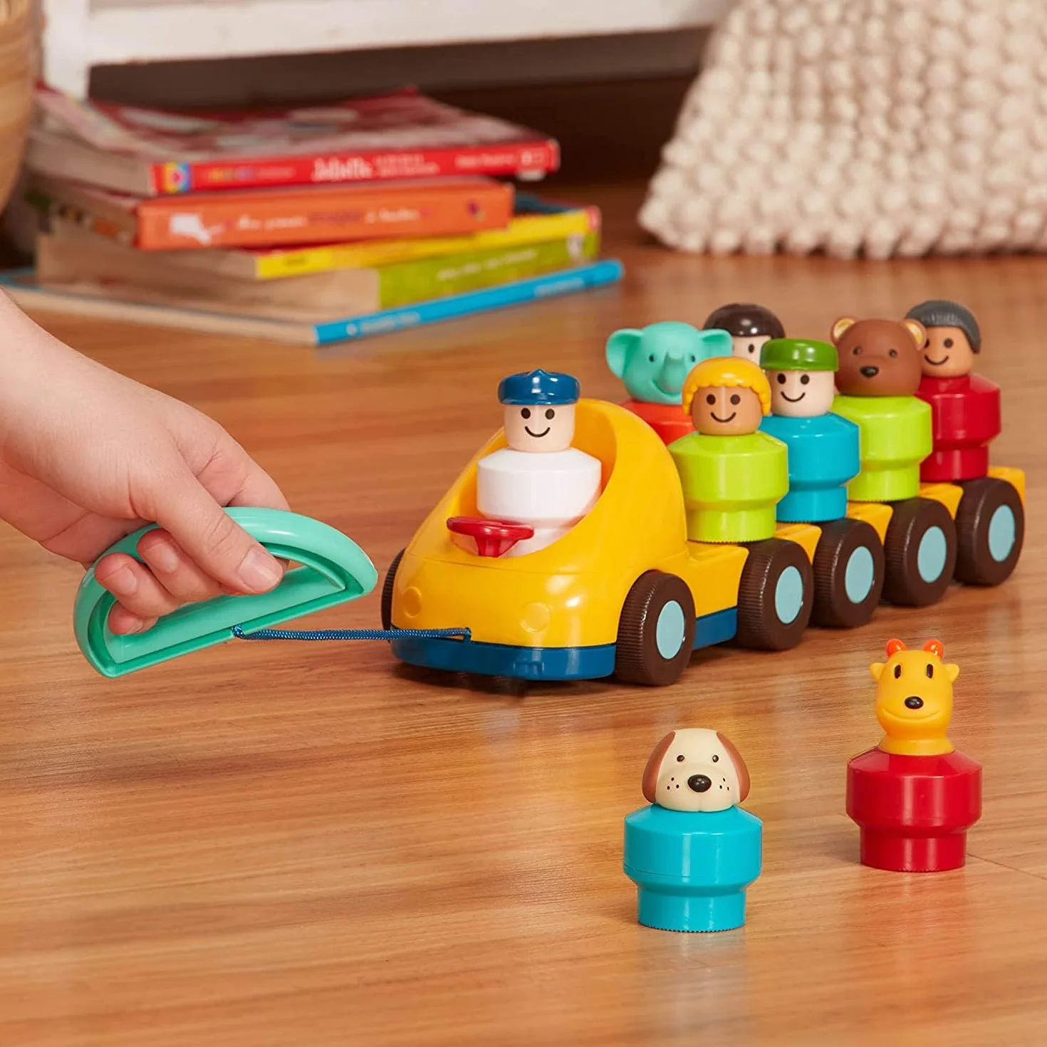 Battat Bus et Personnages Jouets avec 9 Figurines - Jouet de Développement pour Tout-Petits 18 Mois+