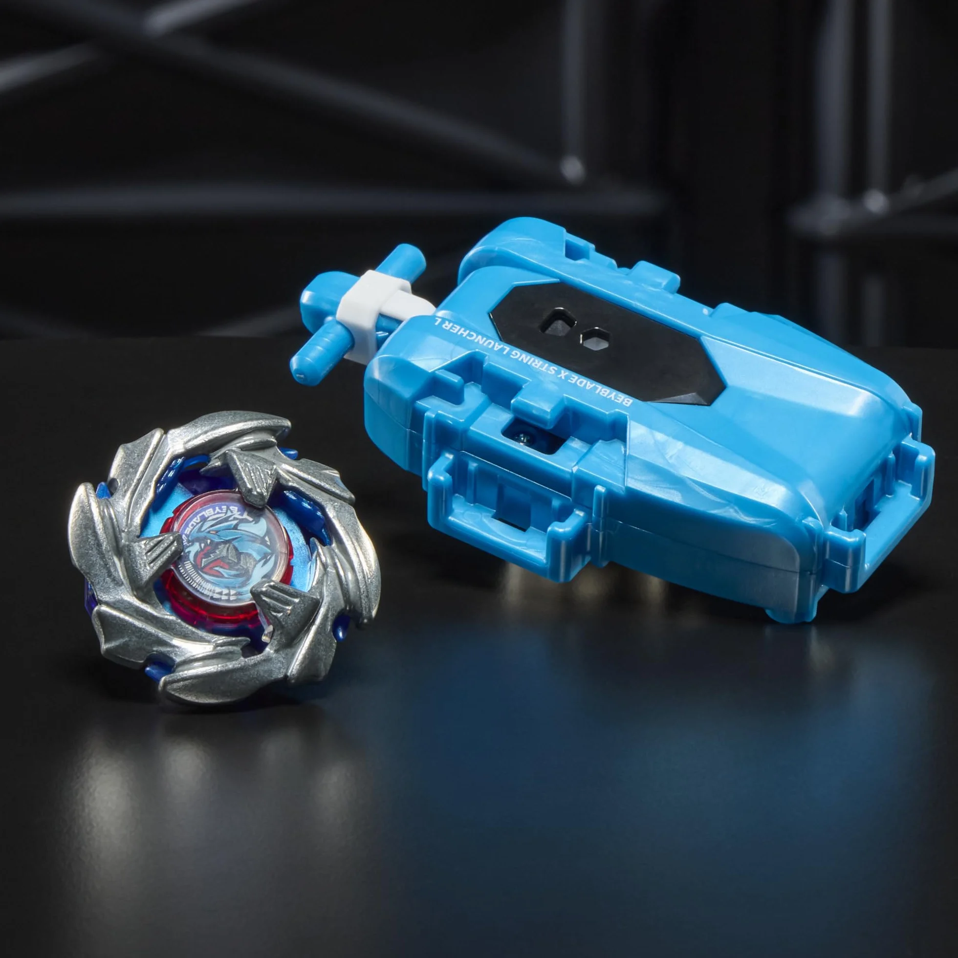 Beyblade X Pack Cobalt Dragoon 2-60C avec Lanceur à Corde Deluxe à Rotation Gauche