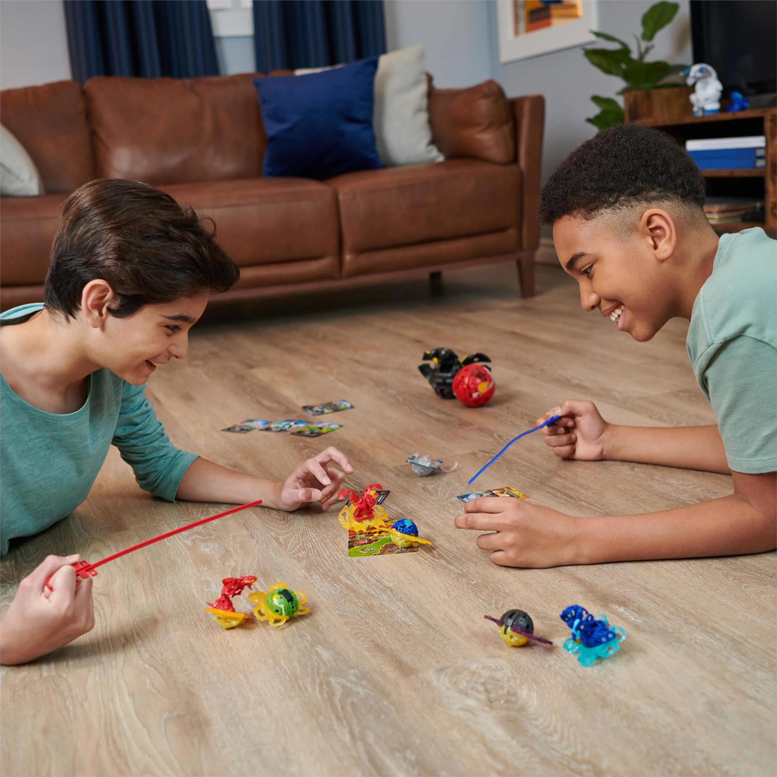 BAKUGAN 3.0 Starter Pack Nouvelle Génération Nillious Hammerhead Dragonoid Special Attack Anneau Combat Carte Lanceur 9 Cartes Jouet Enfant 6 Ans+