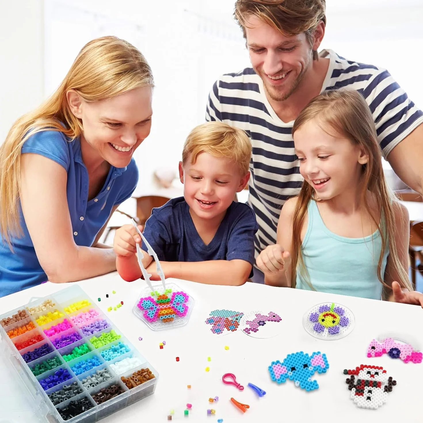 YESLUSY Perles à Repasser Set 24 Couleurs 6300 Pièces Mini 5mm pour Enfants DIY Cadeau