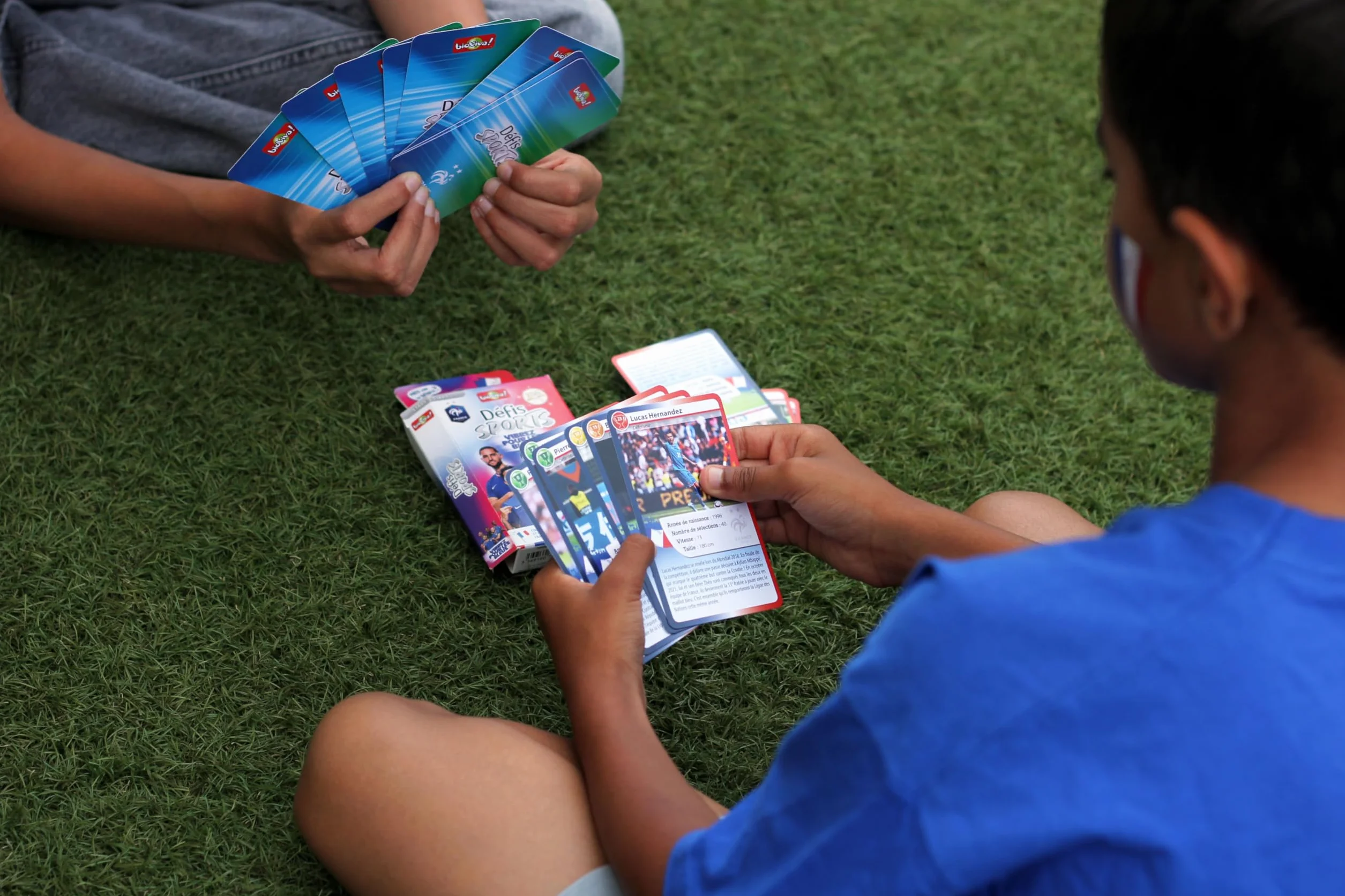 Bioviva Défis Sports Jeu de Cartes Enfant Bataille Foot Fédération Française de Football 7 Ans 2-6 Joueurs