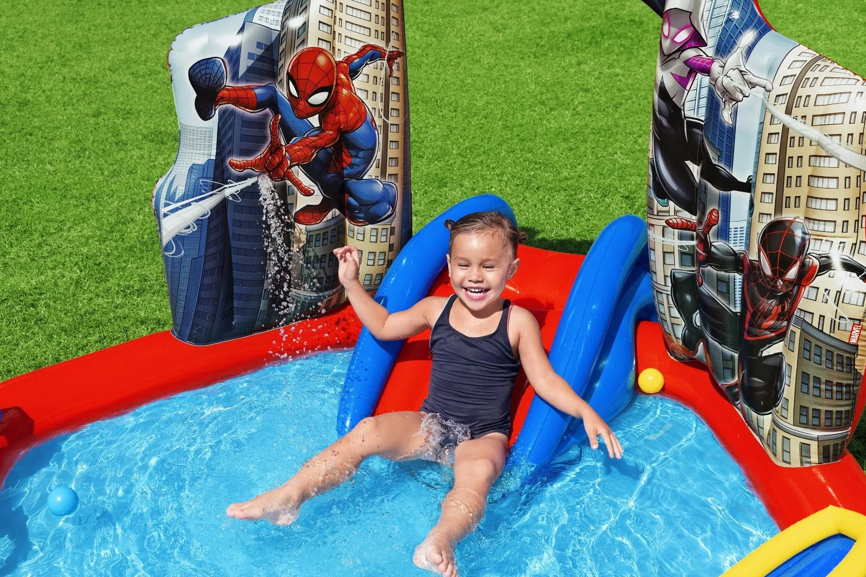 Play Center 6'11" x 6'9" x 50"