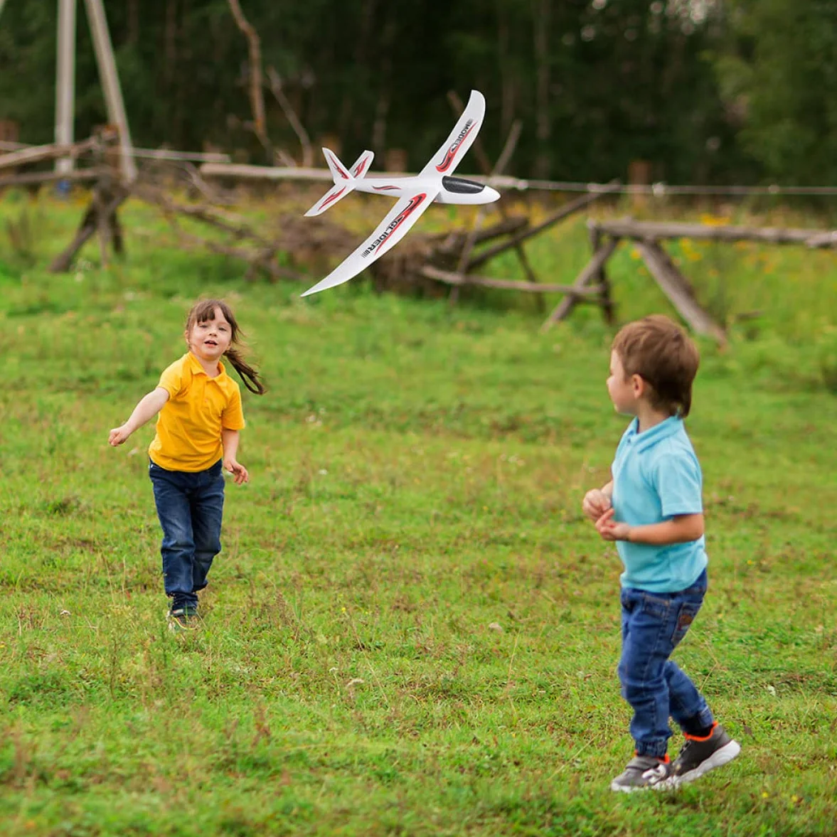 LIOOBO Avions Jouets en Mousse Planeurs à Lancer Main Lot de 2 99 Cm Amélioration Coordination Œil-Main