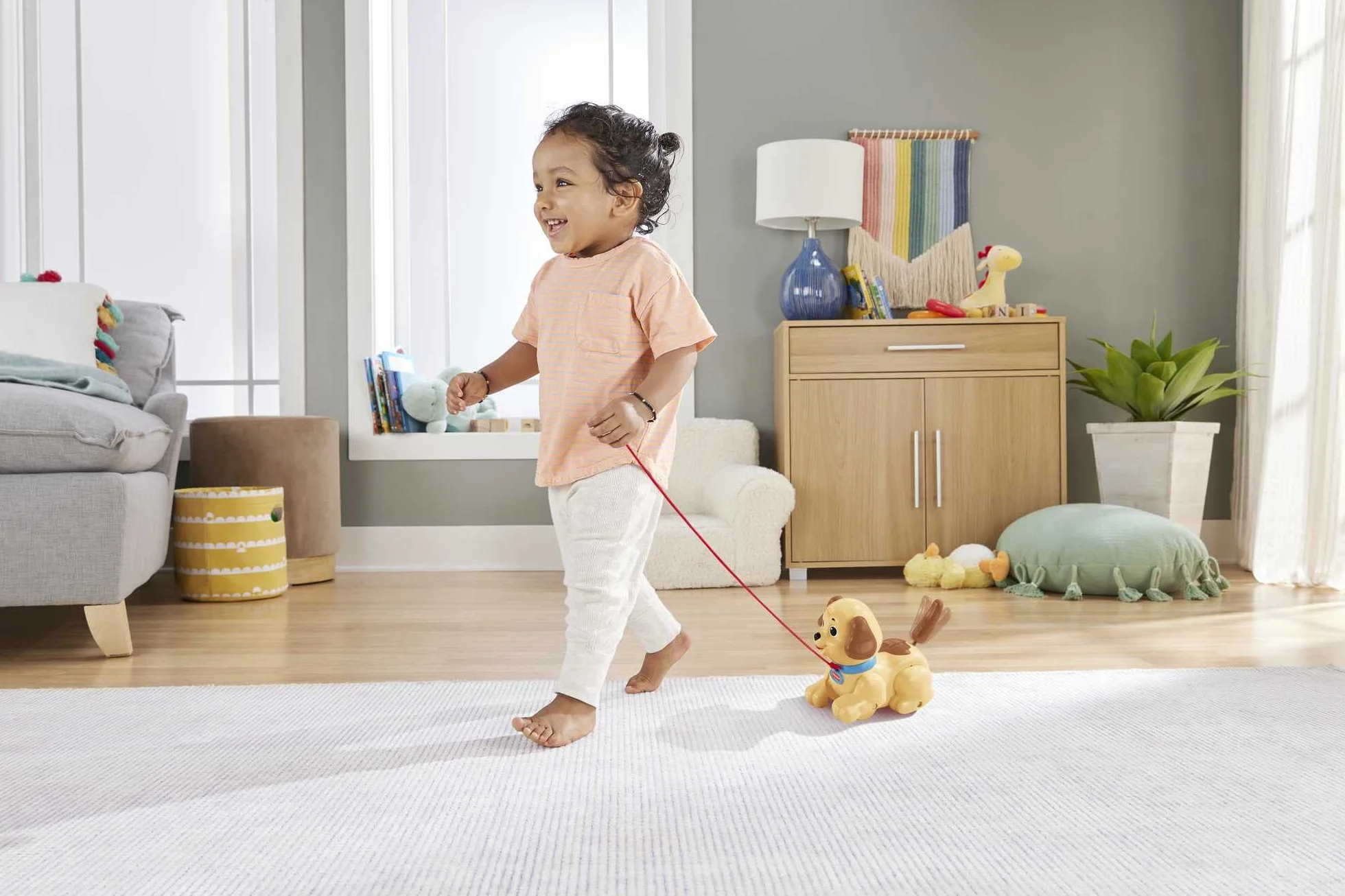 Fisher-Price Petit Snoopy Jouet Chien à Tirer bébé pour Encourager l'enfant à Marcher 12 Mois et Plus