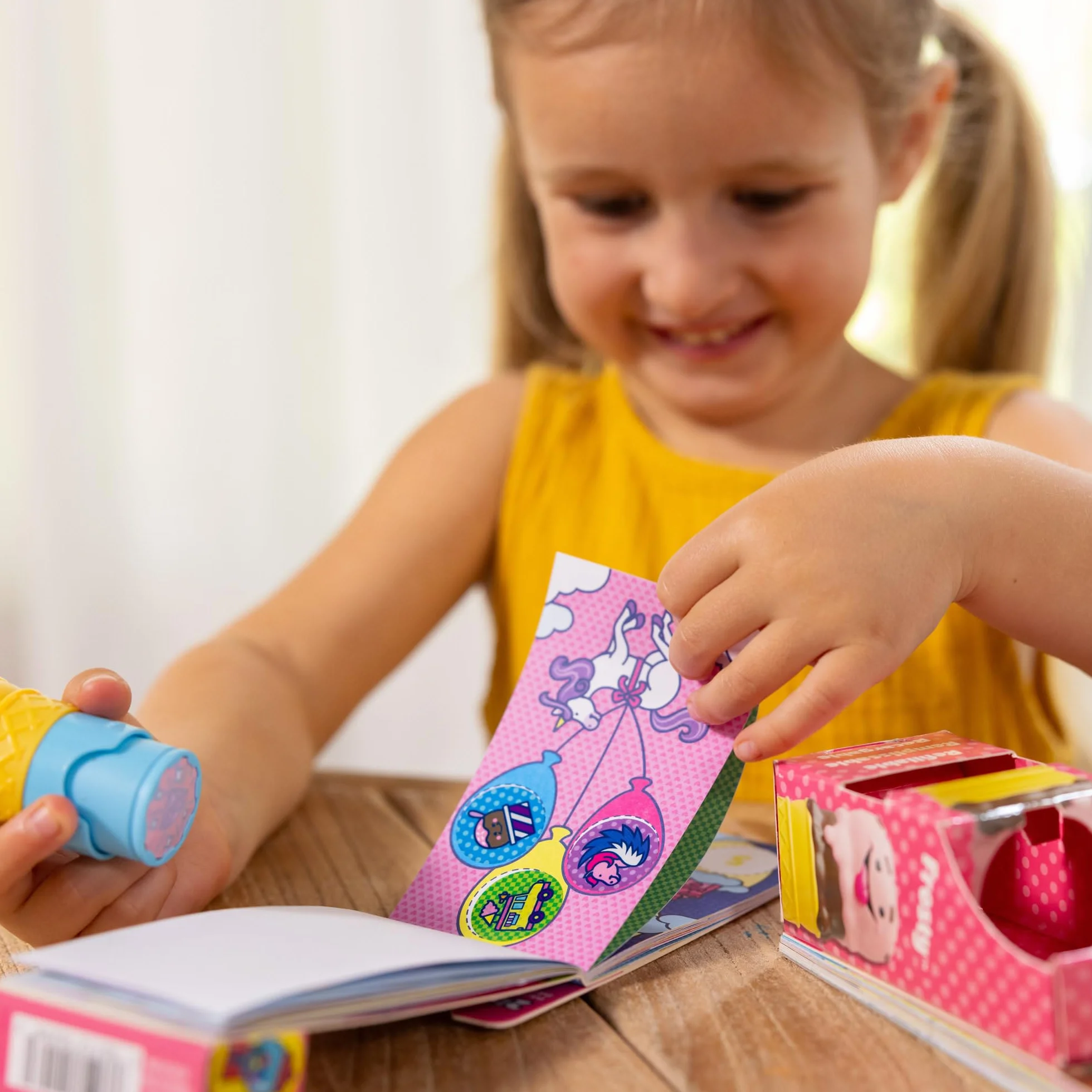 Melissa & Doug Sticker Wow Tamponneuse Crème Glacée Bloc D’Activités 500 Autocollants Activité Manuelle Enfant 3 Ans+