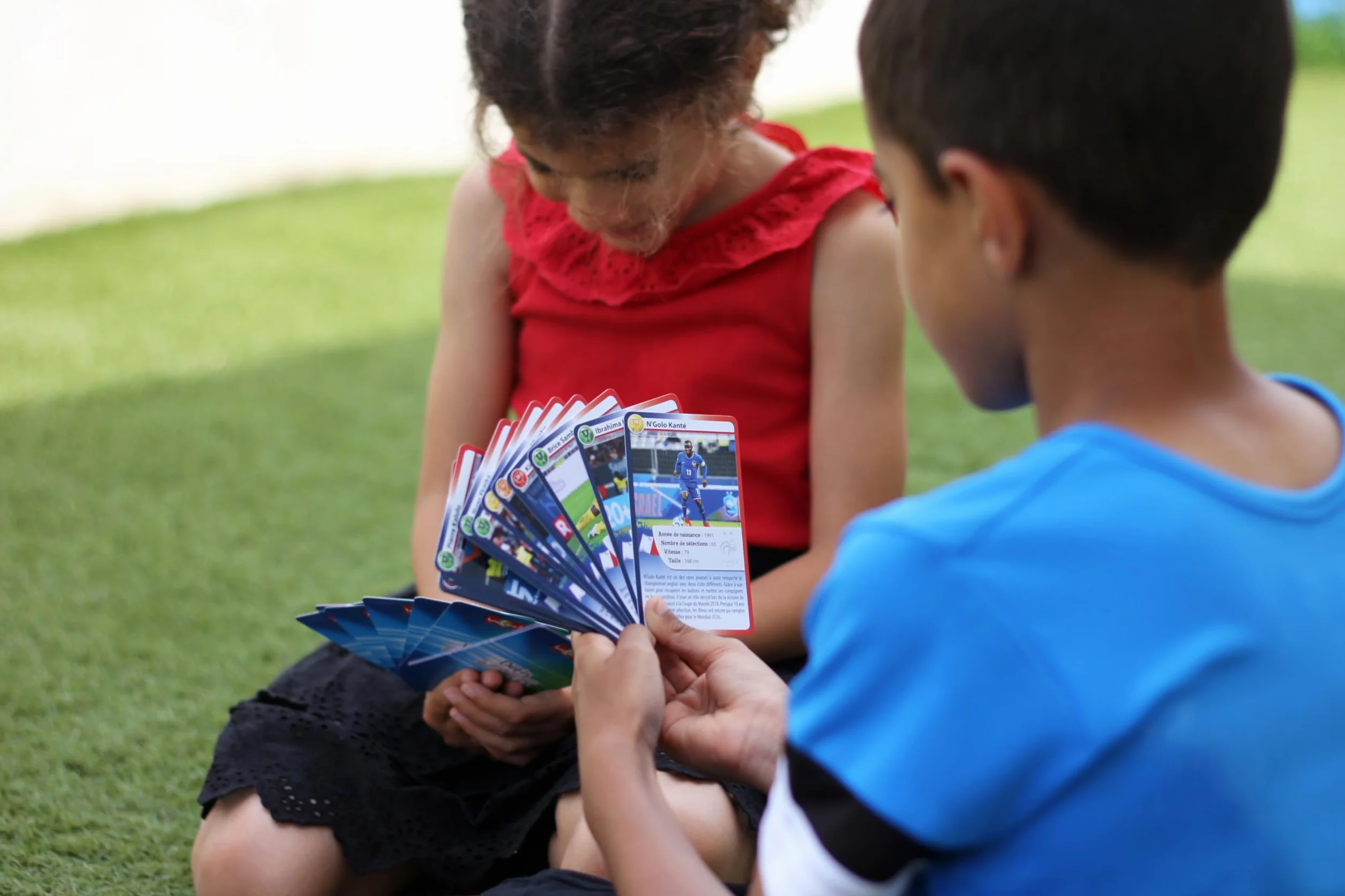 Bioviva Défis Sports Jeu de Cartes Enfant Bataille Foot Fédération Française de Football 7 Ans 2-6 Joueurs