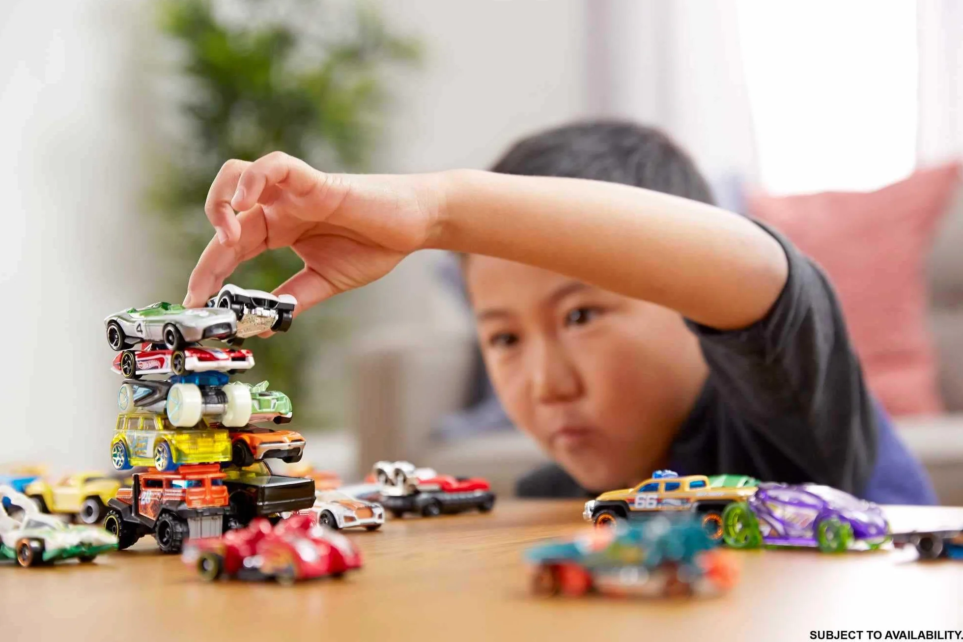 Hot Wheels Coffret 20 Voitures Jouets Échelle 1:64 Détails Réalistes, DXY59