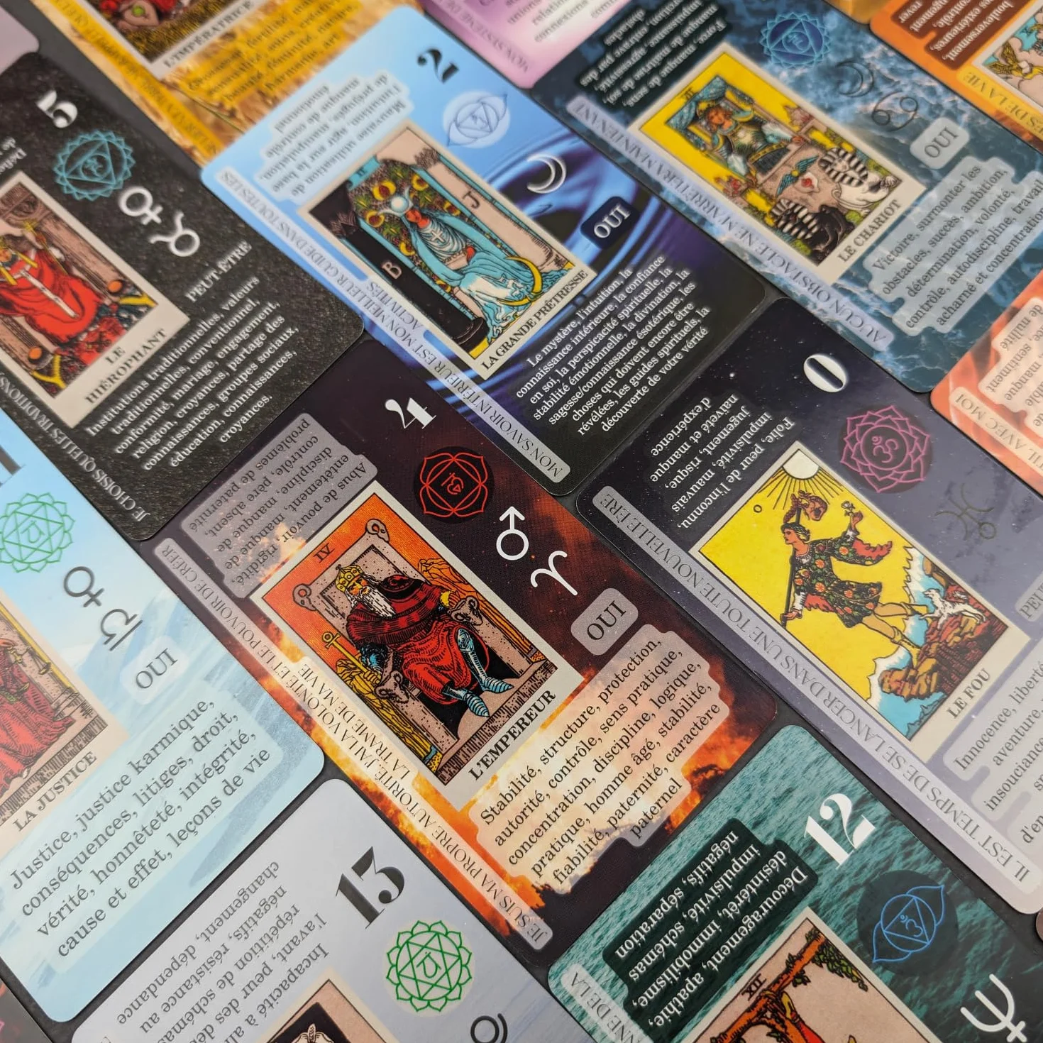 Jeu Tarot Divinatoire Francais 78 Cartes Voyance Rider-Waite-Smith avec Mots-Cles Guide Oracle