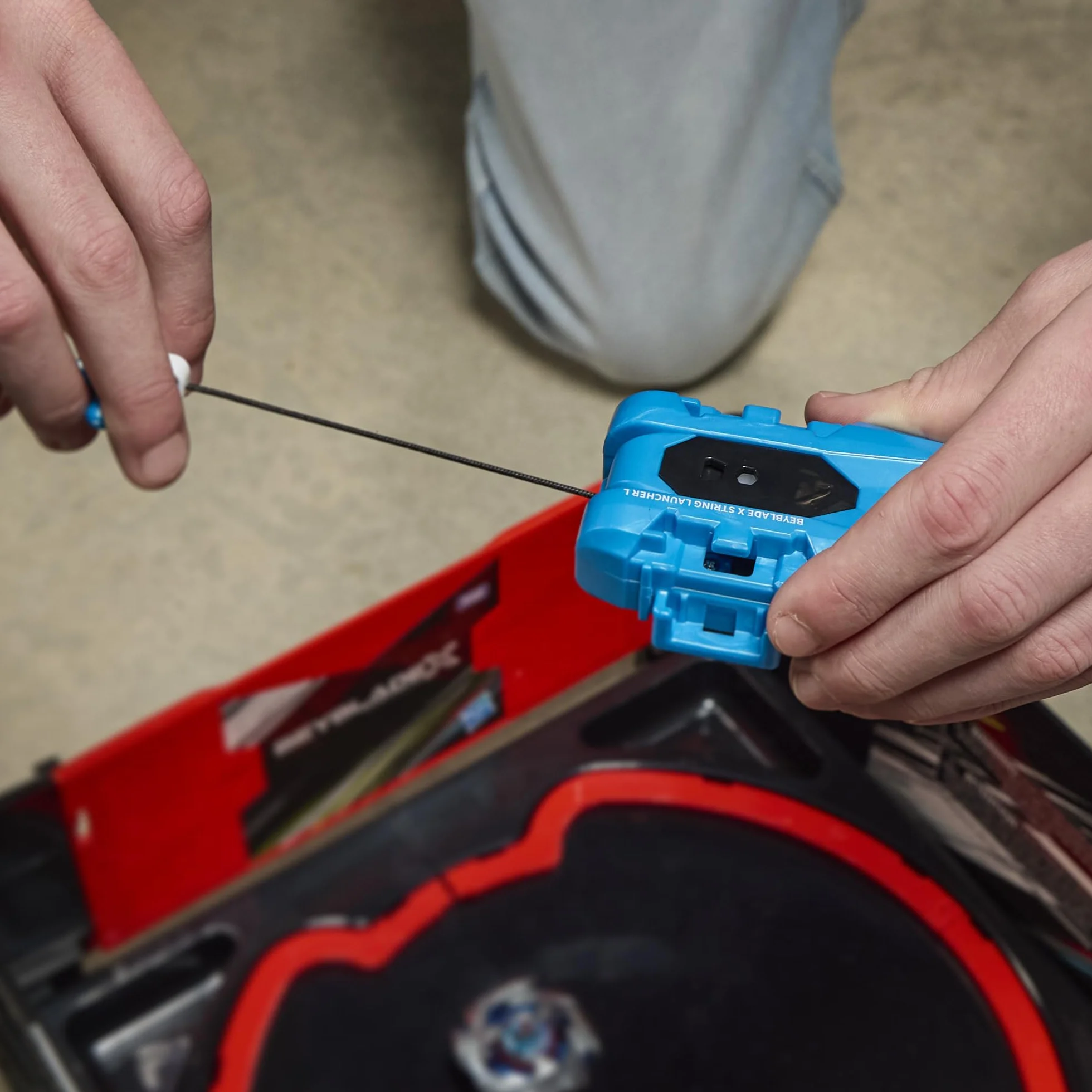 Beyblade X Pack Cobalt Dragoon 2-60C avec Lanceur à Corde Deluxe à Rotation Gauche
