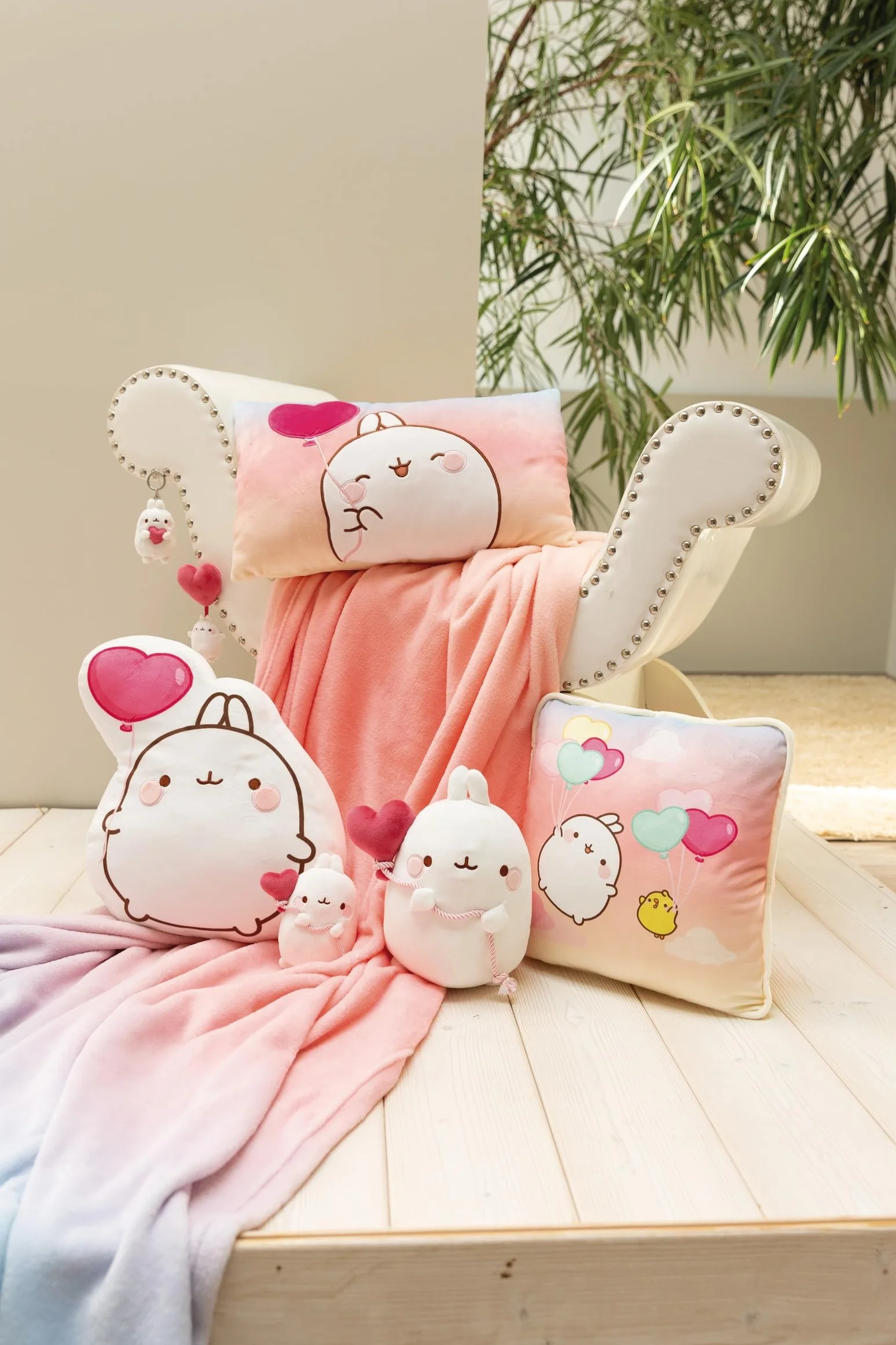 NICI peluche MOLANG avec ballon en forme de cœur 24 cm en boîte cadeau blanc