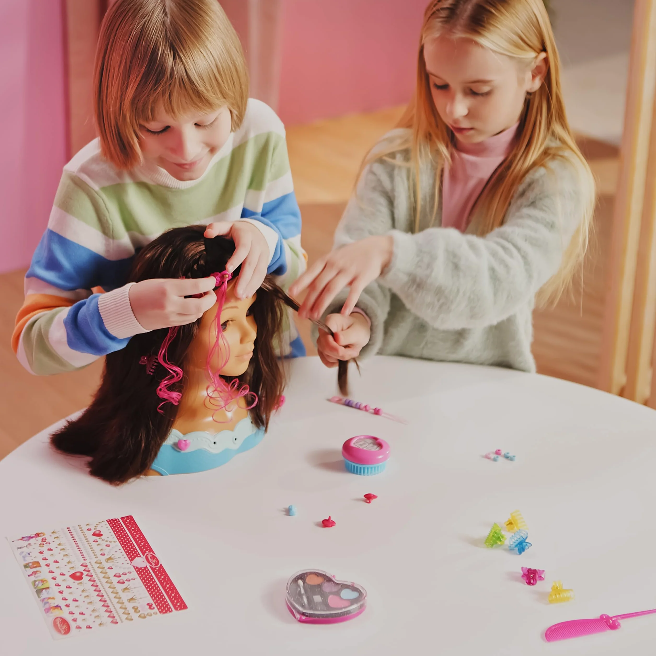 Theo Klein 5201 Tête à Maquiller et à Coiffer Mia avec Palette de Maquillage Cœur et Bijoux de Coiffure, Jouet pour Enfants dès 3 Ans