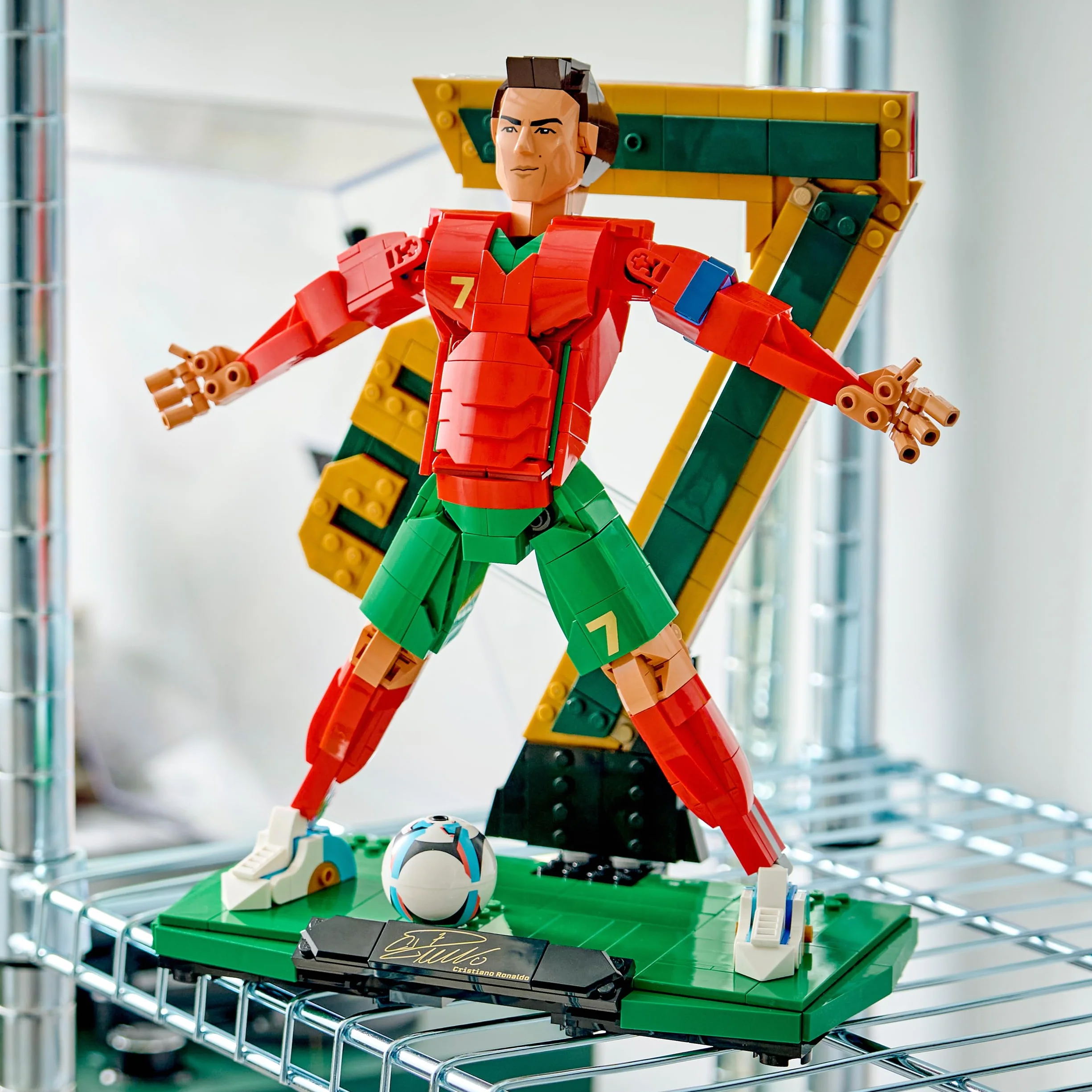 LEGO Editions Cristiano Ronaldo Figurine 3D Jeu Football 43016 Décoration Chambre Enfant Cadeau 12 Ans