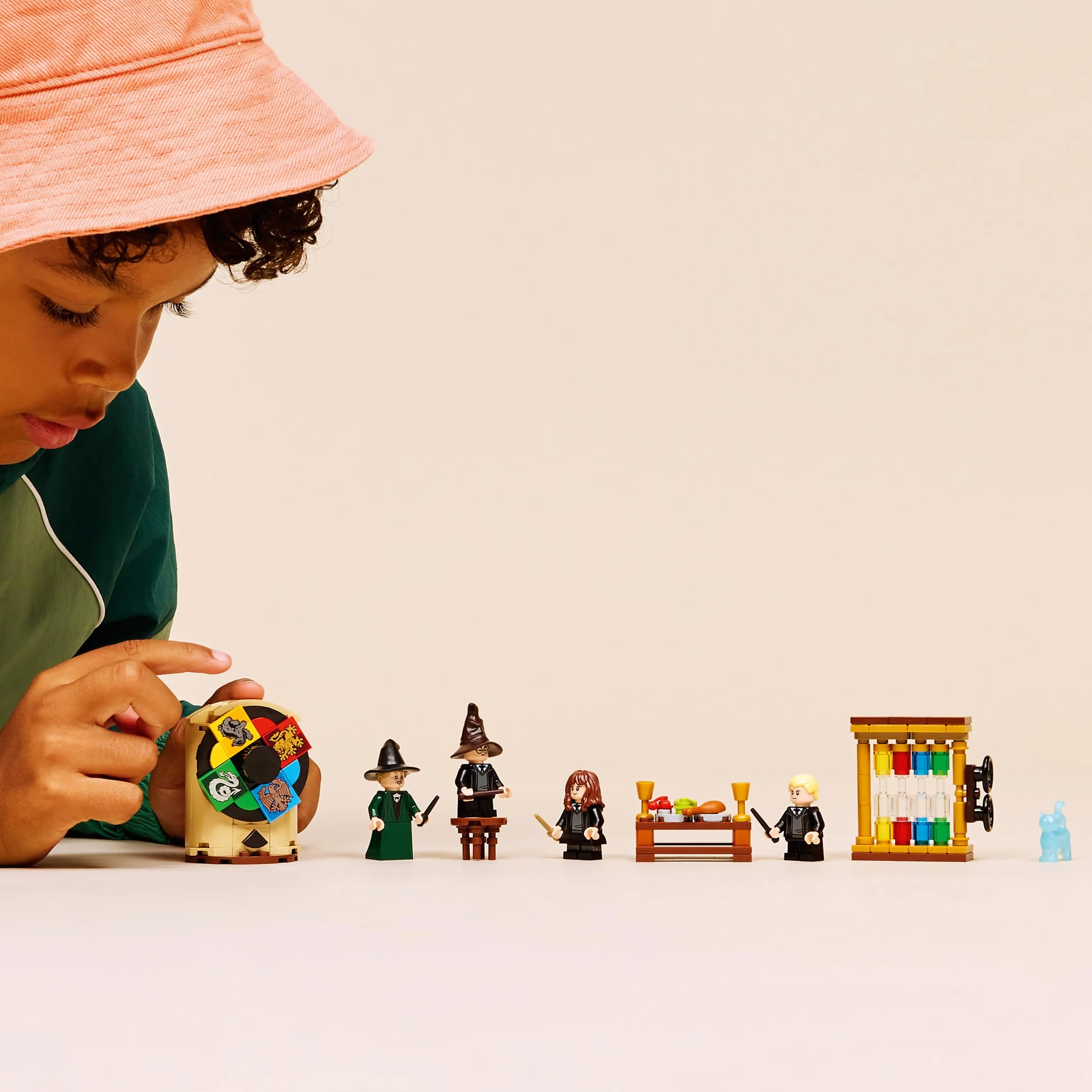 LEGO Harry Potter Le Château de Poudlard : la Cérémonie du Choixpeau Magique 76460 Jouet Minifigurine Hermione Baguettes Magiques Cadeau 7 Ans