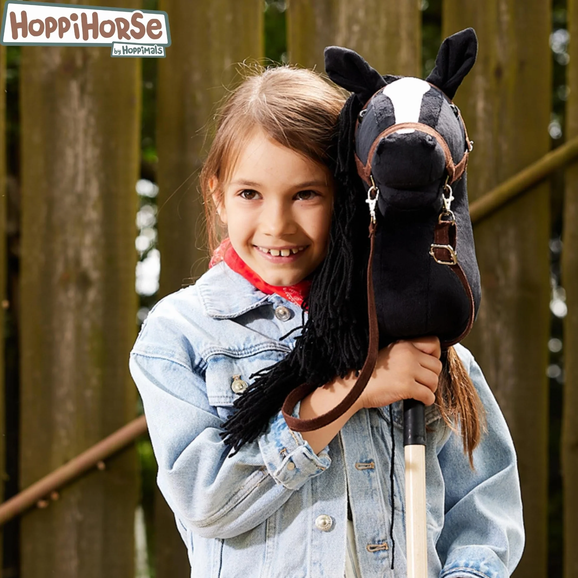 HOPPIHORSE Sport Edition Hobby Horse A3 Taille Cheval Bâton avec Bride Rênes Sangle d'Épaule Queue Poignée Silicone Boîte-Cadeau