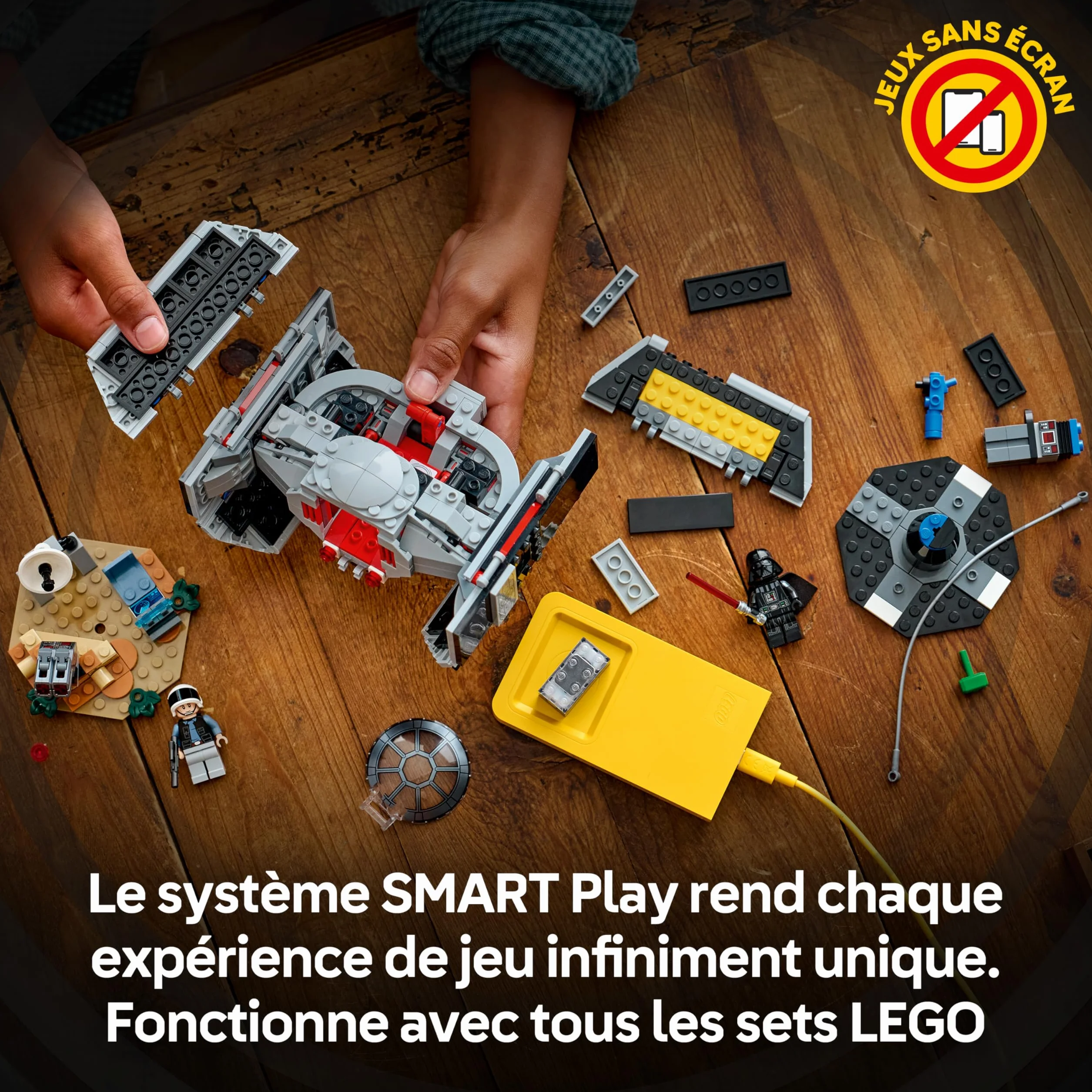 LEGO Star Wars 75421 Smart Play TIE Fighter de Dark Vador Jouet Interactif Tout-en-Un avec Smart Brique Tag Minifigurine Chargeur
