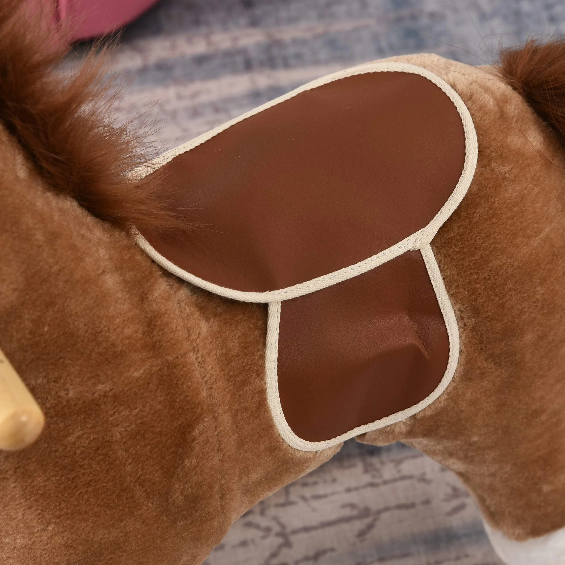 HOMCOM Cheval à Bascule Selle Grand Confort Peluche Bois Peuplier Brun 65x32,5x61 cm