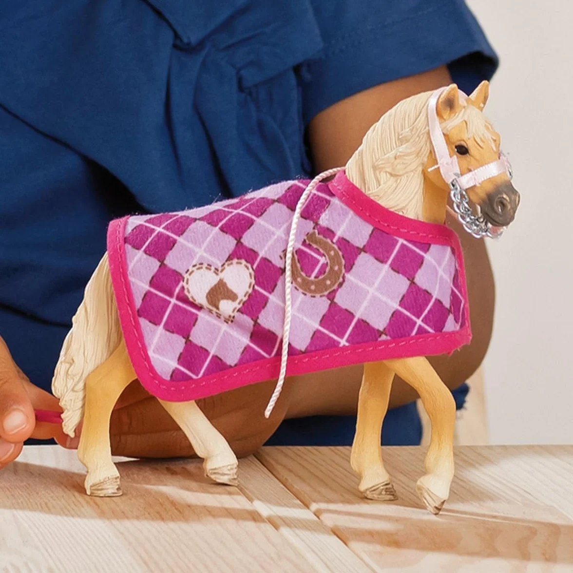 Schleich Horse Club Sofia's Accessoires de Mode pour Chevaux 42431 Set Cheval Couverture Longe Ciseaux Jouet 4 pièces