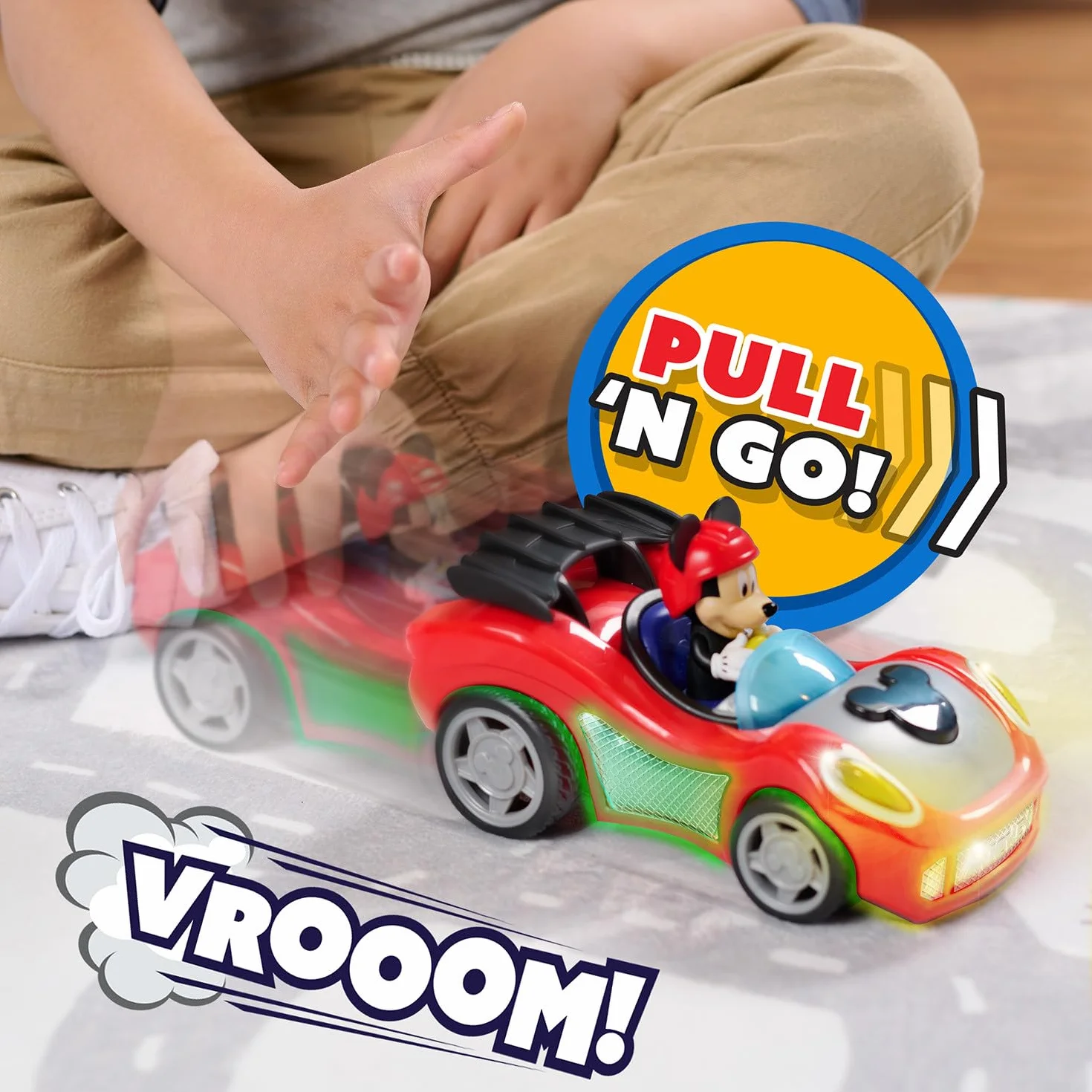 Just Play Véhicules Mickey Mouse à rétrofriction avec Effets sonores et Lumineux, Voiture de Mickey, Jouets pour Enfants de 3 Ans et Plus