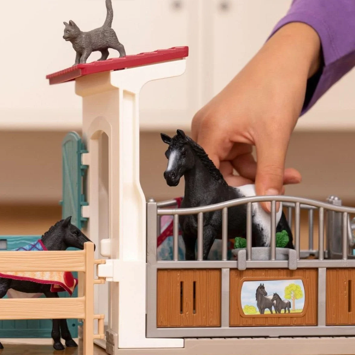 Schleich HORSE CLUB Box pour jument et poulain 42611 coffret 34 pièces jouet cheval dès 5 ans