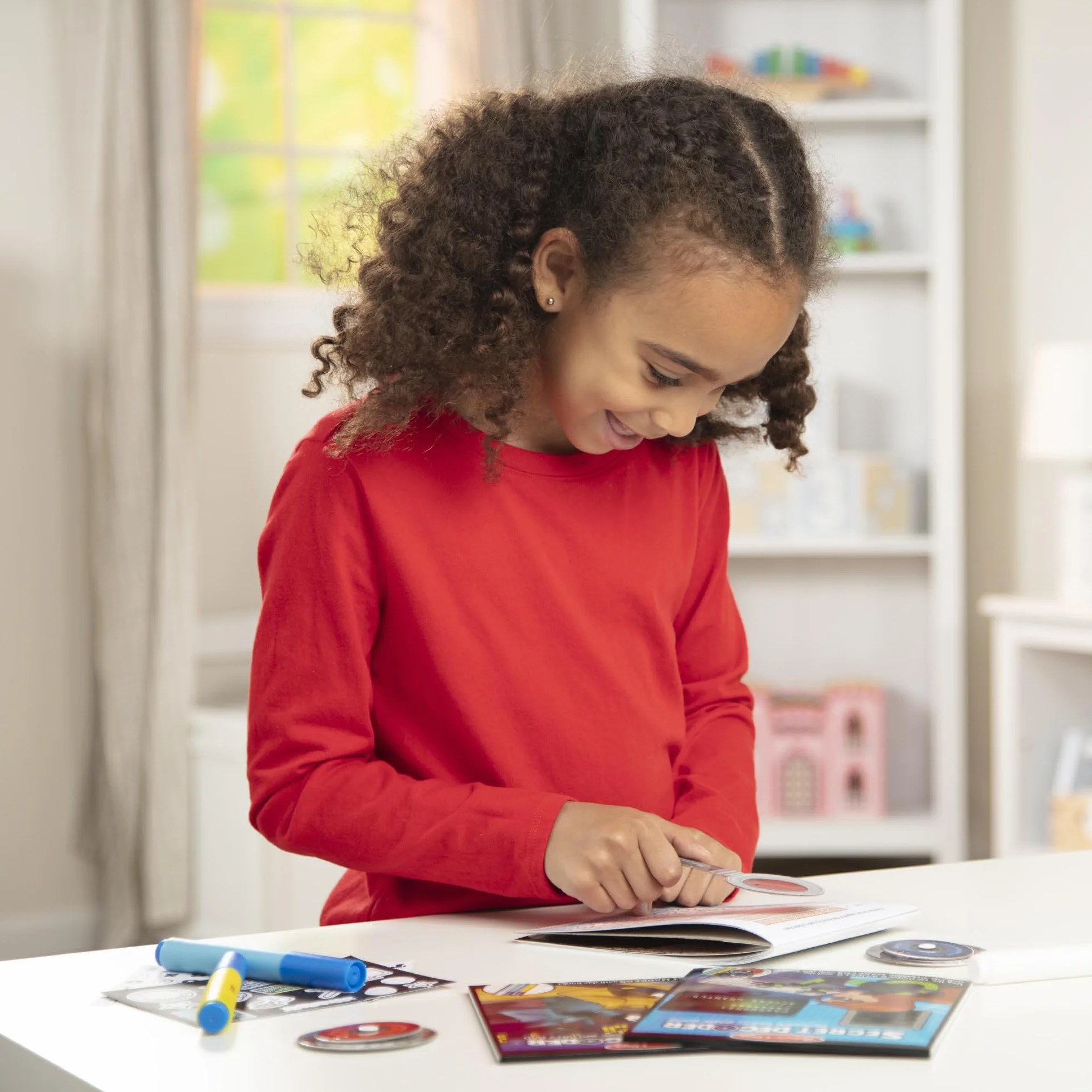 Melissa & Doug Kit De Détective 50 Activités Codes Enigmes Mystères Jeu Imitation Jouet En Bois