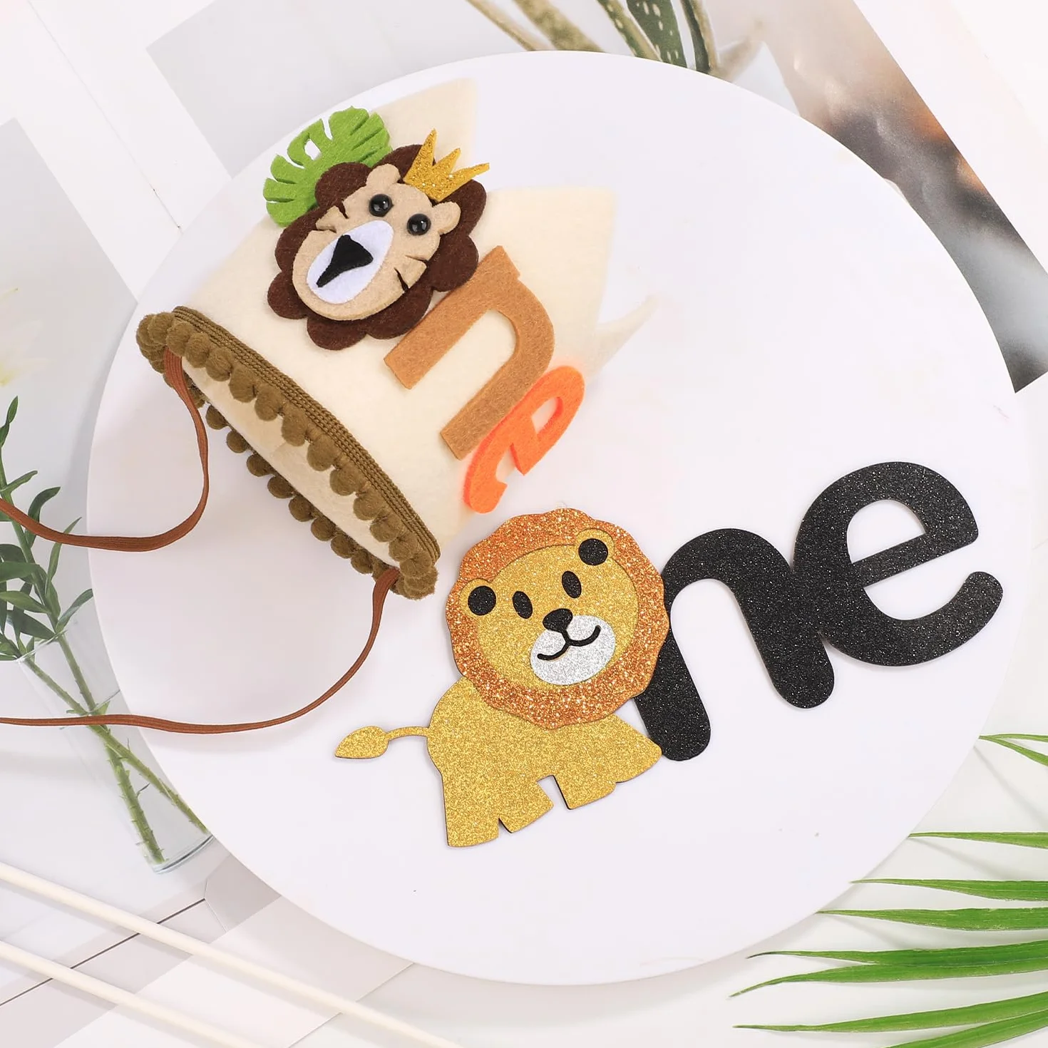PEUTIER Couronne Anniversaire Lion Forme Lion Chapeau Réglable 1er Anniversaire Cadeaux Anniversaire pour Garçons Filles