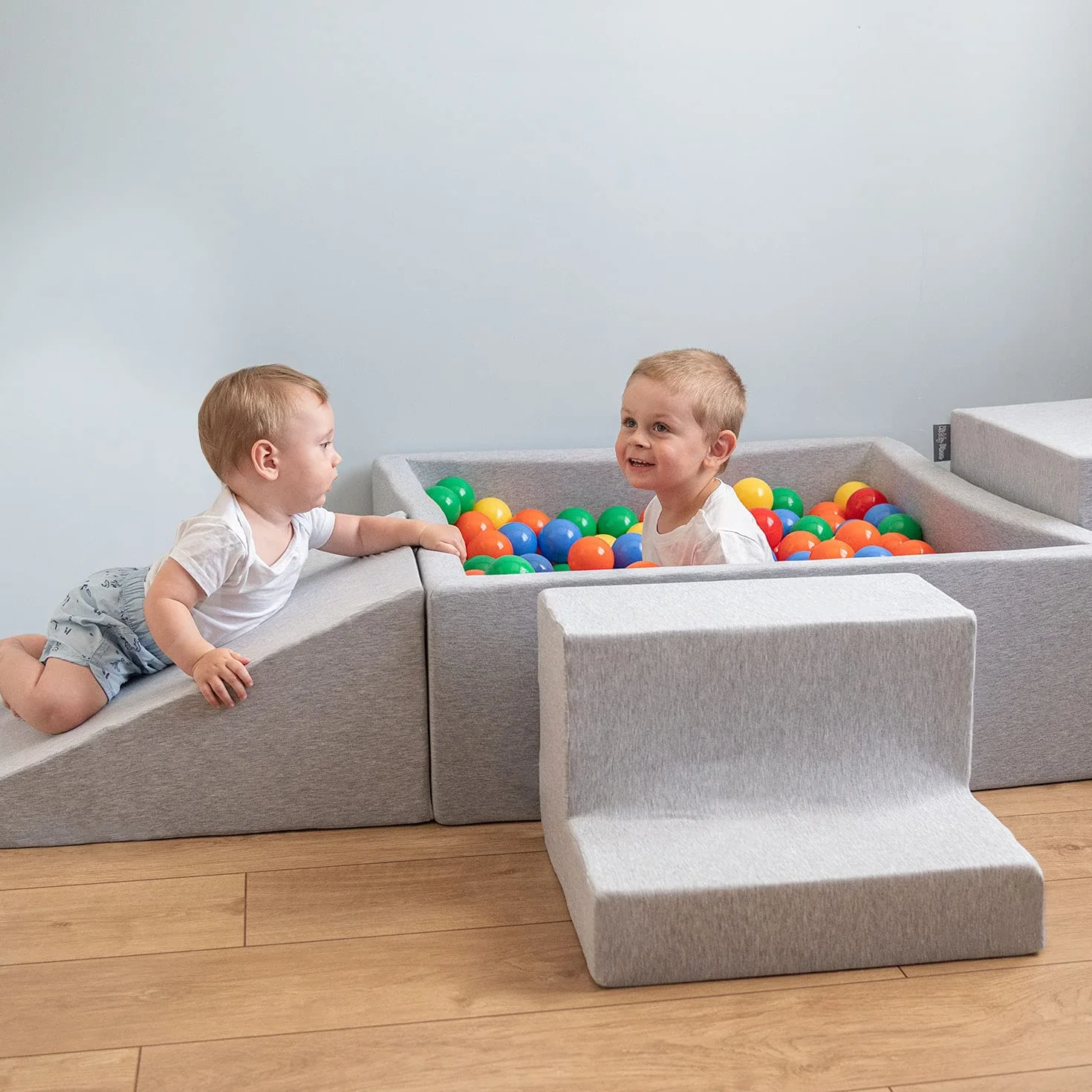 KiddyMoon Aire De Jeux en Mousse Parc Modulable pour Enfants avec Housses Amovibles, Gris Clair
