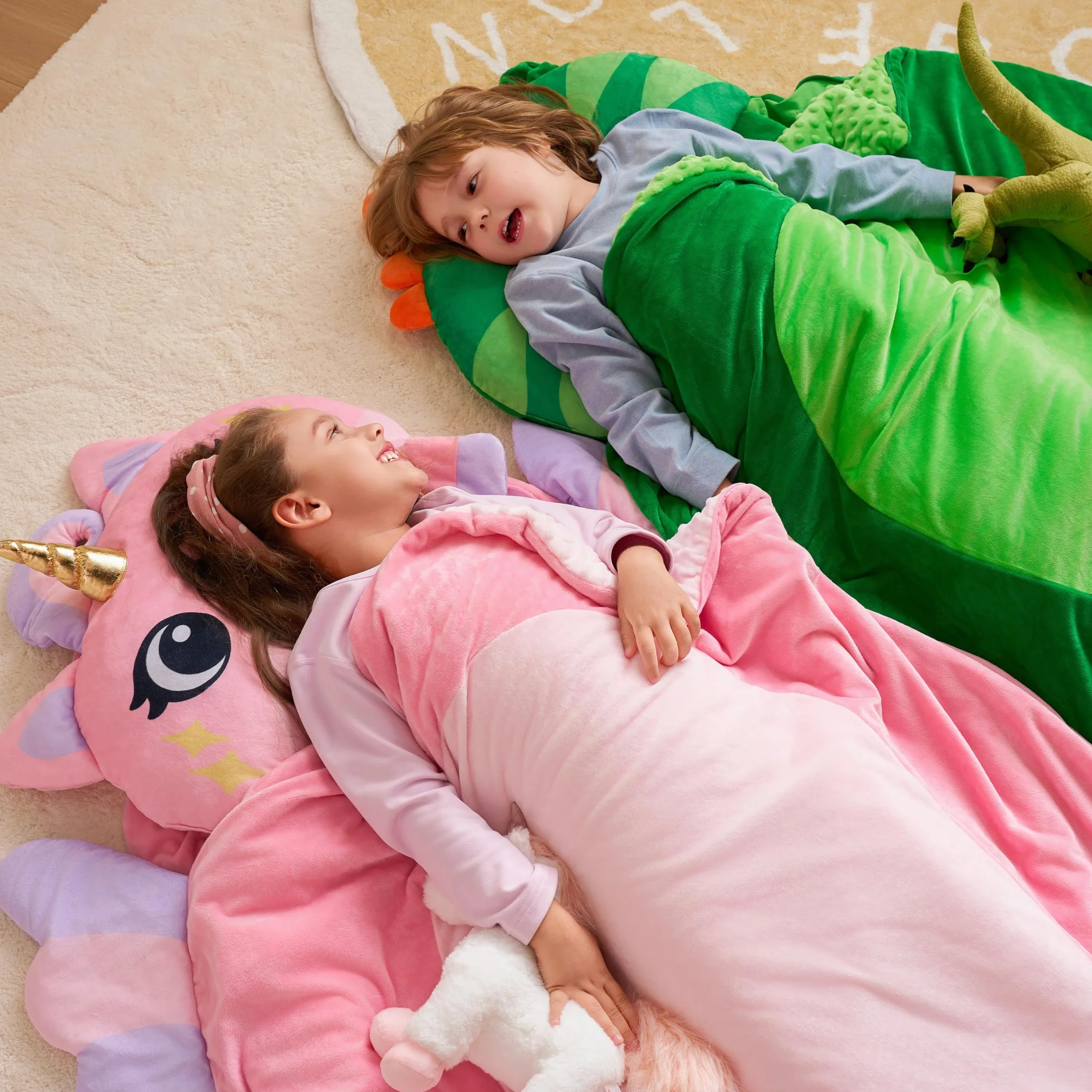 JOIEDOMI Tapis de Sieste 152 x 99 cm avec Oreiller et Couverture pour Enfants d'âge Préscolaire 3 Ans et Plus, Sac de Couchage en Peluche Douce
