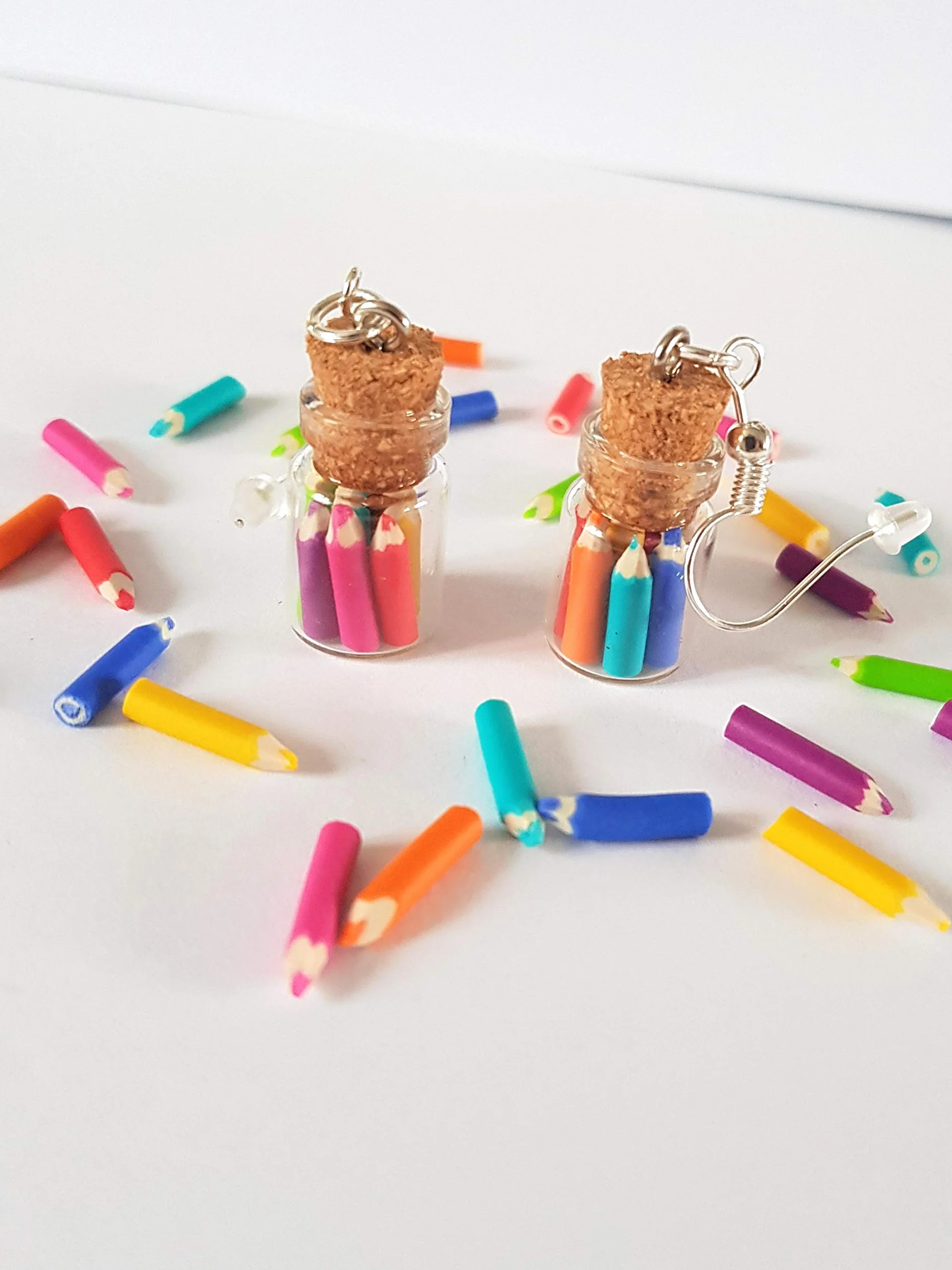 Boucles d'oreilles crayons de couleur, cadeau maîtresse, fioles rigolo