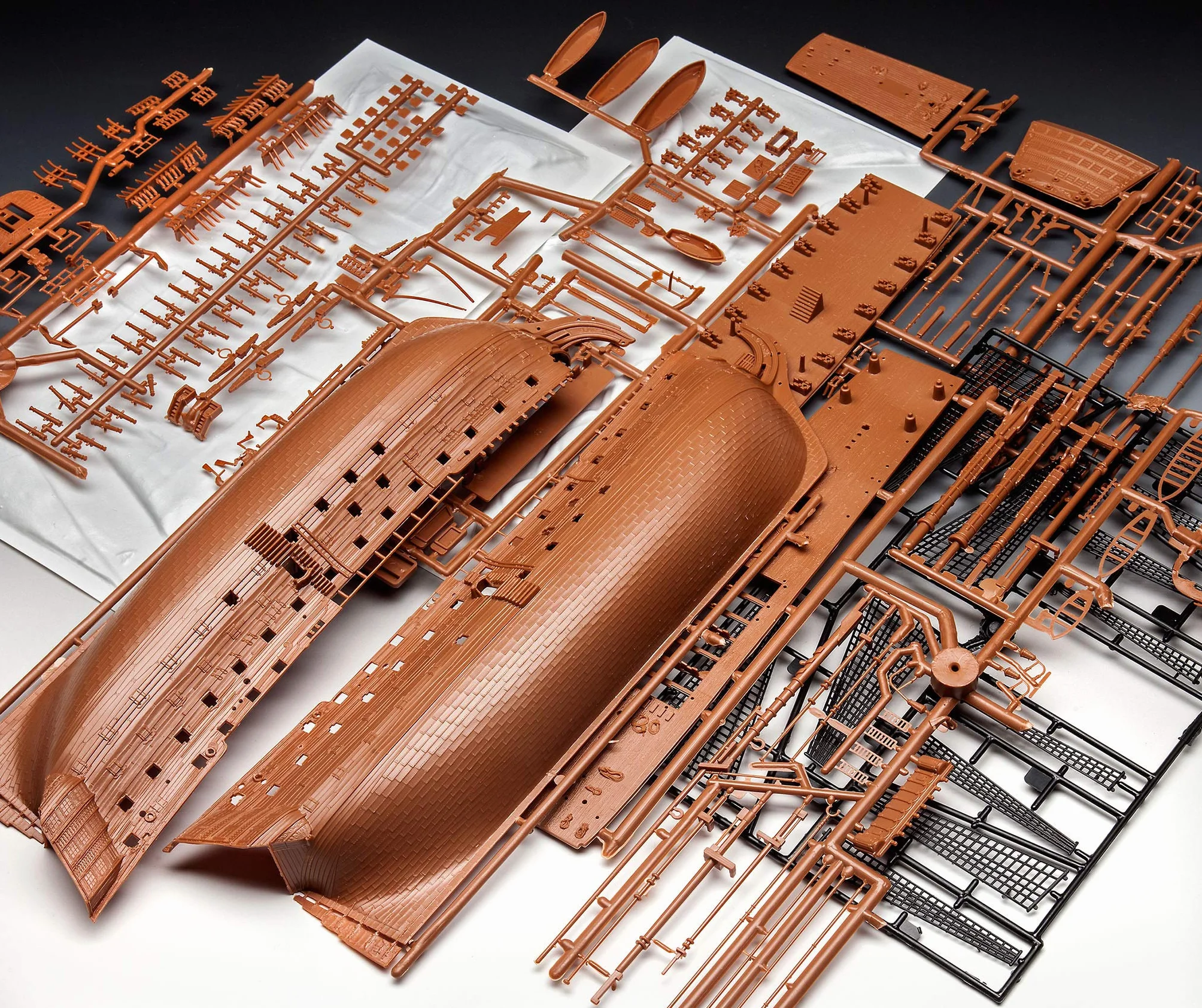 Revell H.M.S. Victory 1:225 Model Kit