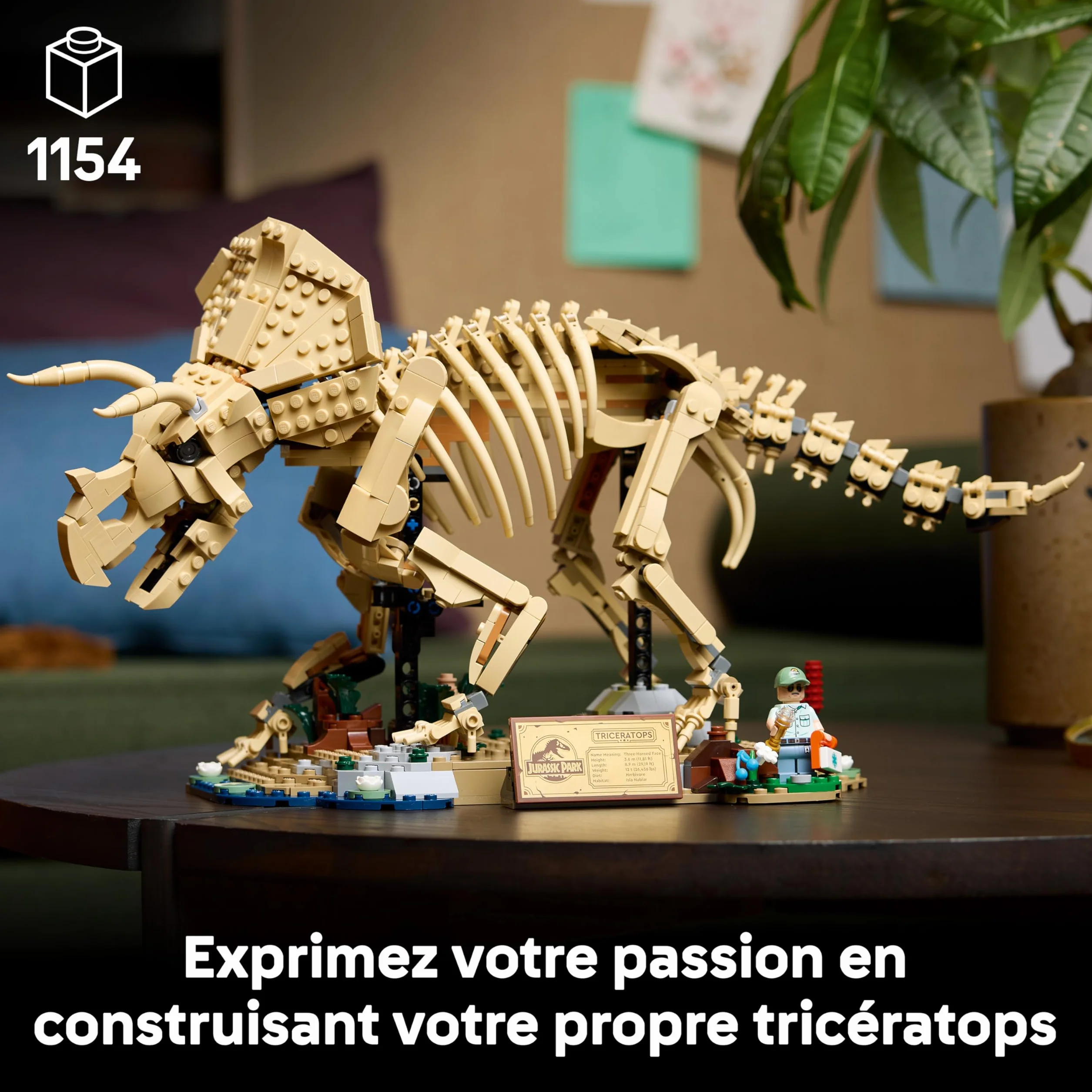 LEGO Jurassic World Les Fossiles de Dinosaure : Le Tricératops Maquette pour Adulte Minifigurine Dr Gerry Harding 77985