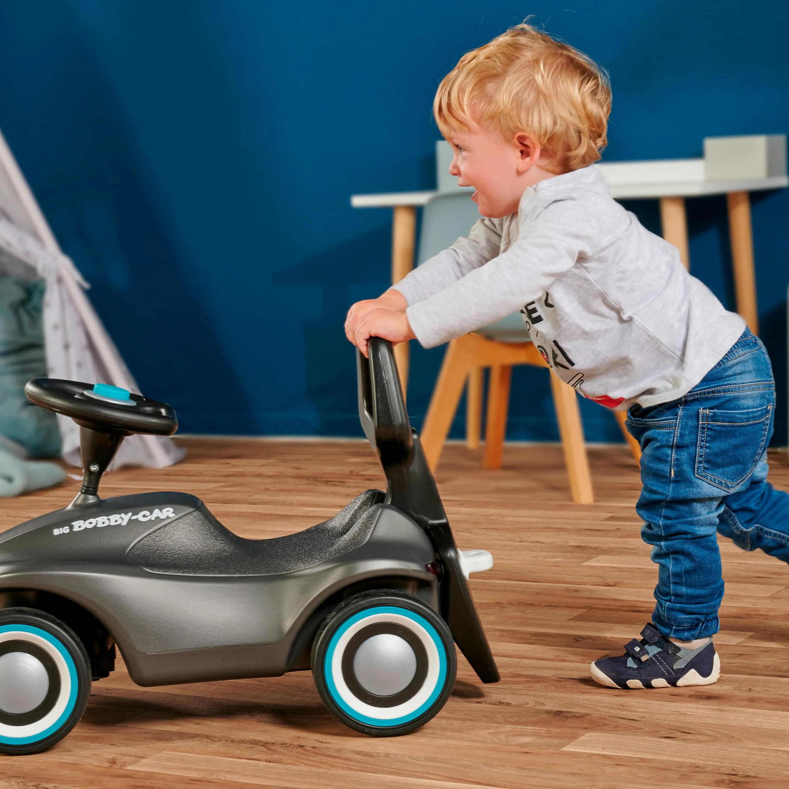 Big Bobby Car Trotteur Porteur Enfant 2 en 1 Rouge