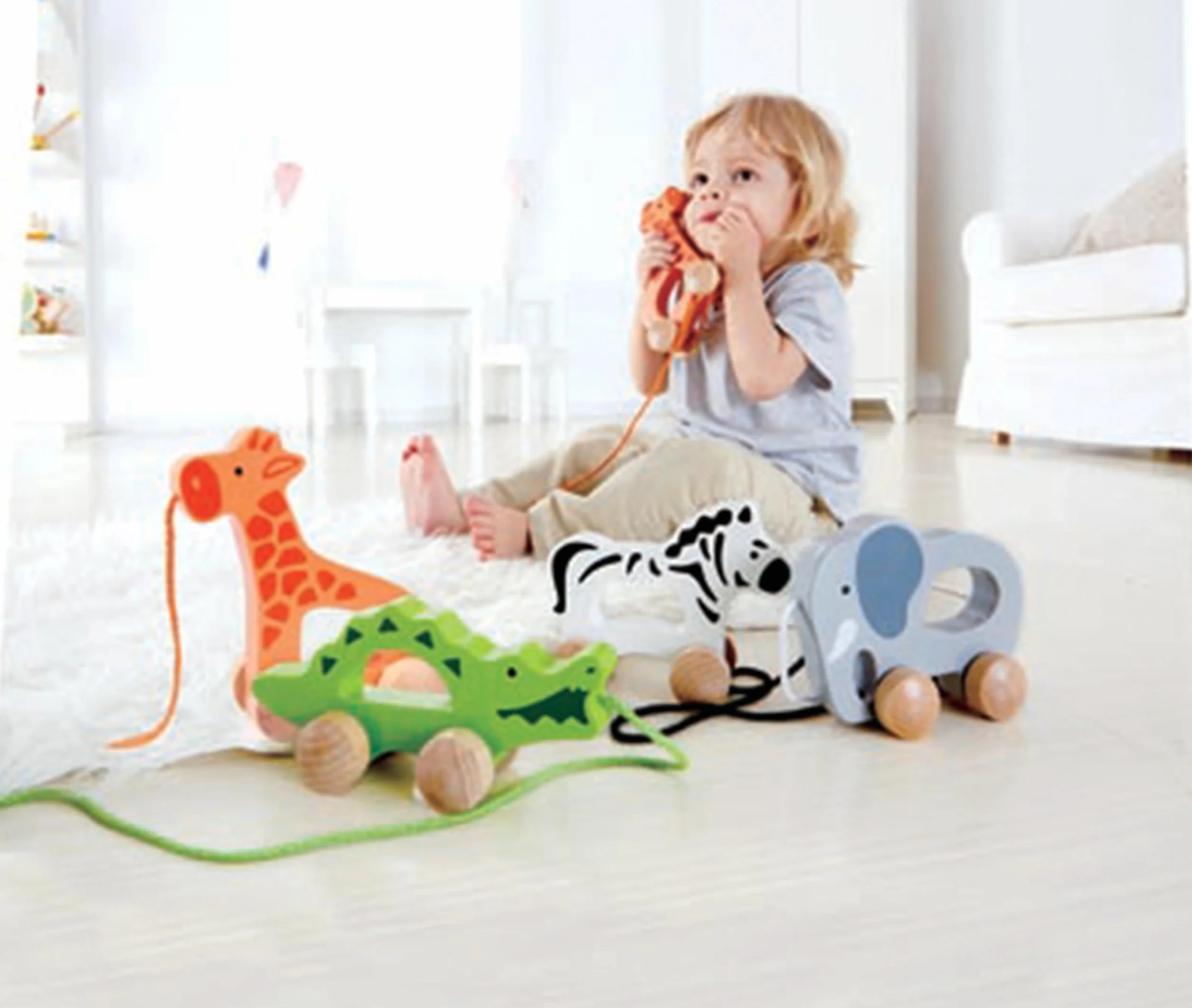 Hape Girafe Jouet en Bois à Tirer 1 an - Motricité, Imagination & Dextérité - Dès 12 Mois