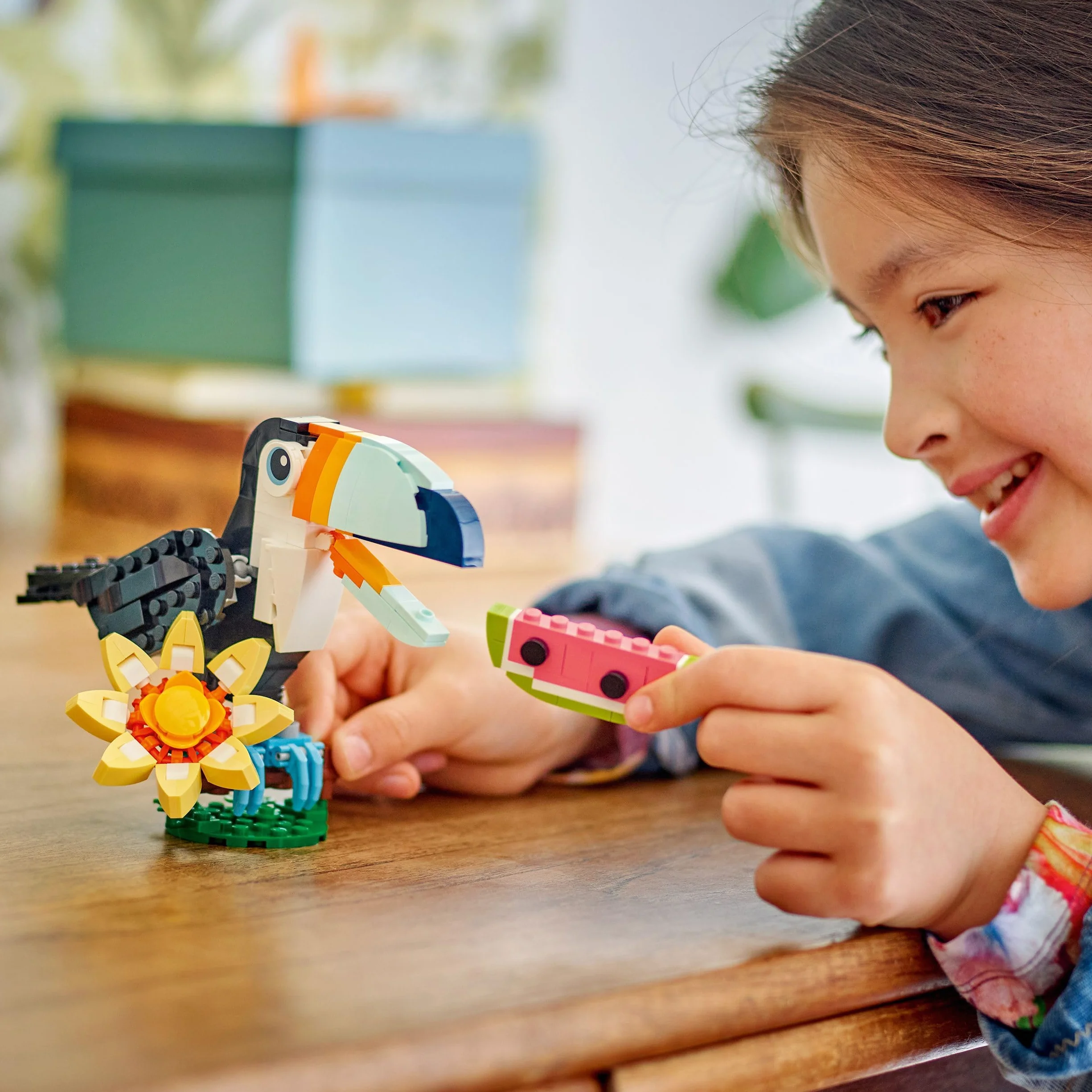 LEGO Creator 3-en-1 Animaux Sauvages Toucan Tropical Oiseau avec Fleur Jouet Animal Transformable Papillon Poisson Tropical Cadeau 7 Ans 31173