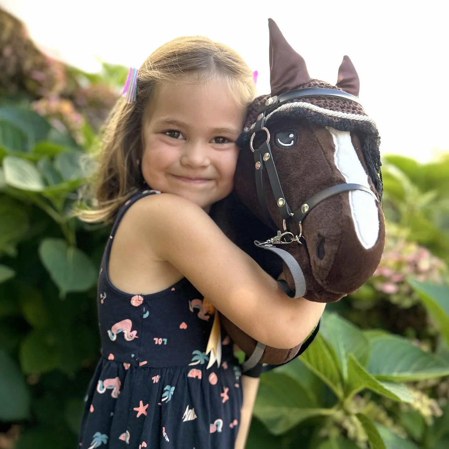 Cheval Bâton Hobby Horse A3 Bai Marron Crins Noirs Ensemble Complet Filet Mors Rênes Licol Longe Bonnet