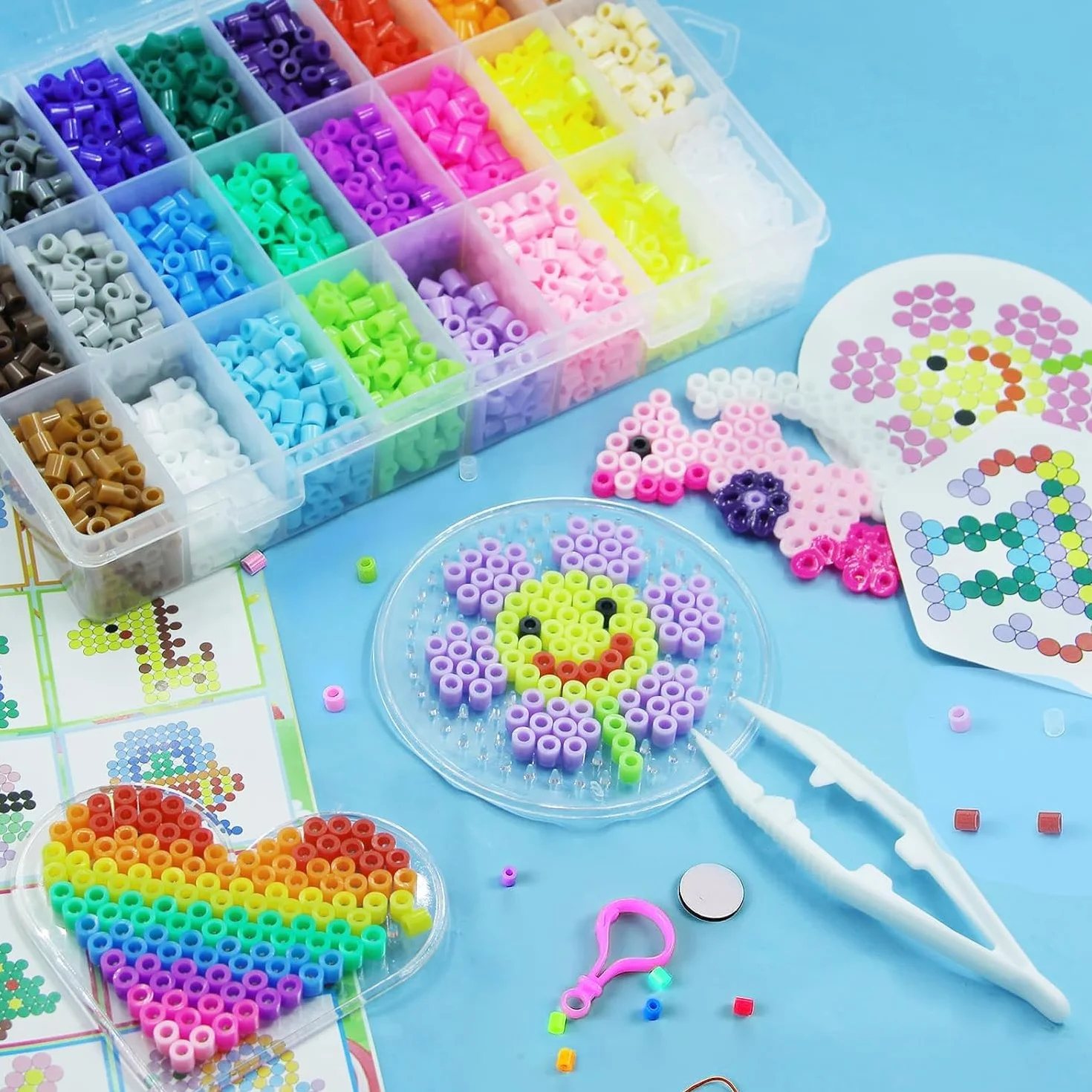 YESLUSY Perles à Repasser Set 24 Couleurs 6300 Pièces Mini 5mm pour Enfants DIY Cadeau