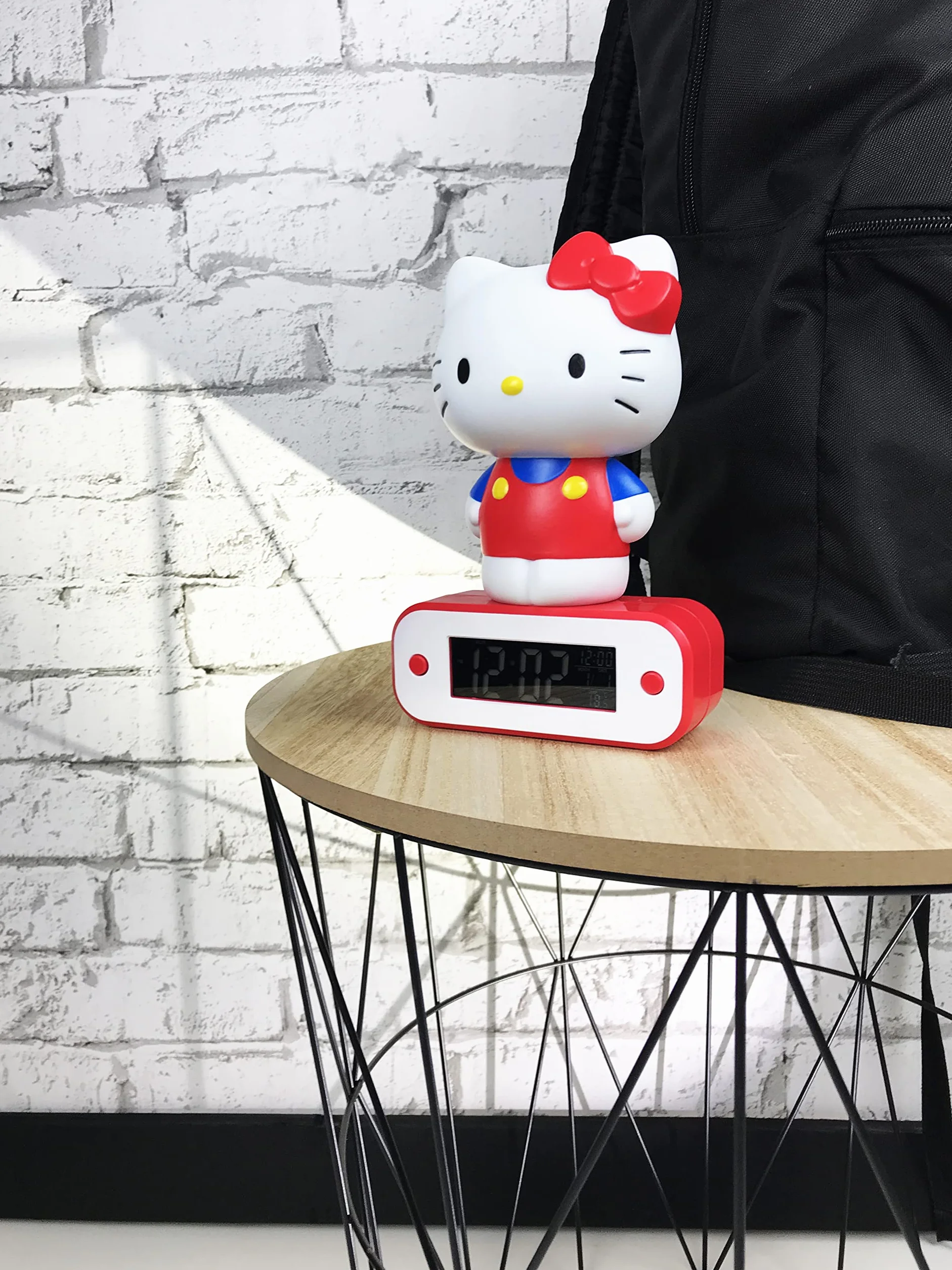 Hello Kitty Réveil Lumineux 17 cm 2 Modes d'éclairage Fonctionne avec 3 Piles AAA/Câble USB
