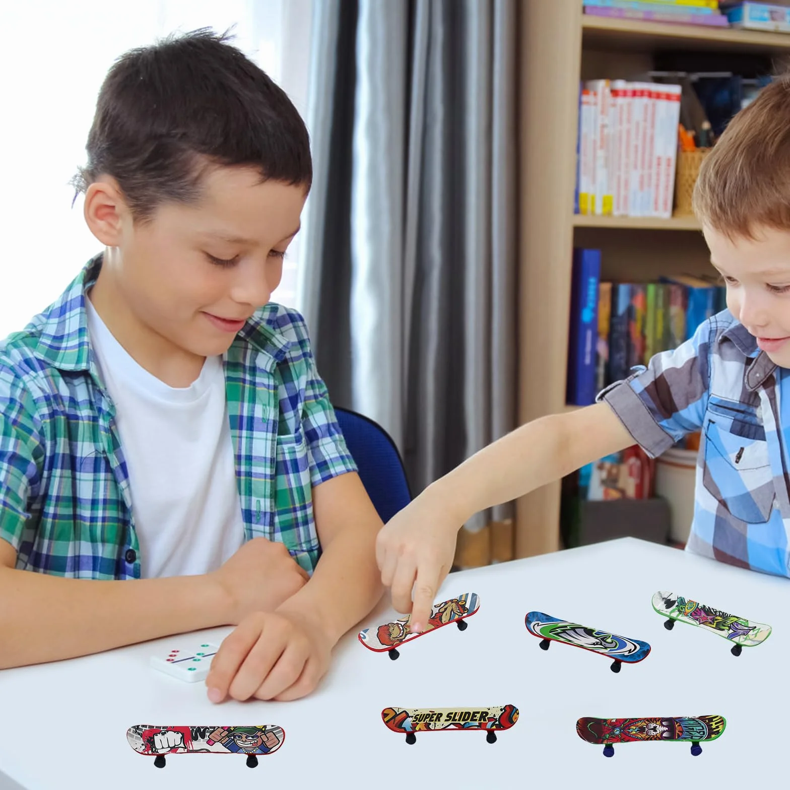 Finger Skateboard 30 Pièces Mini Skate Doigt Planche à Roulettes Enfants Cadeau