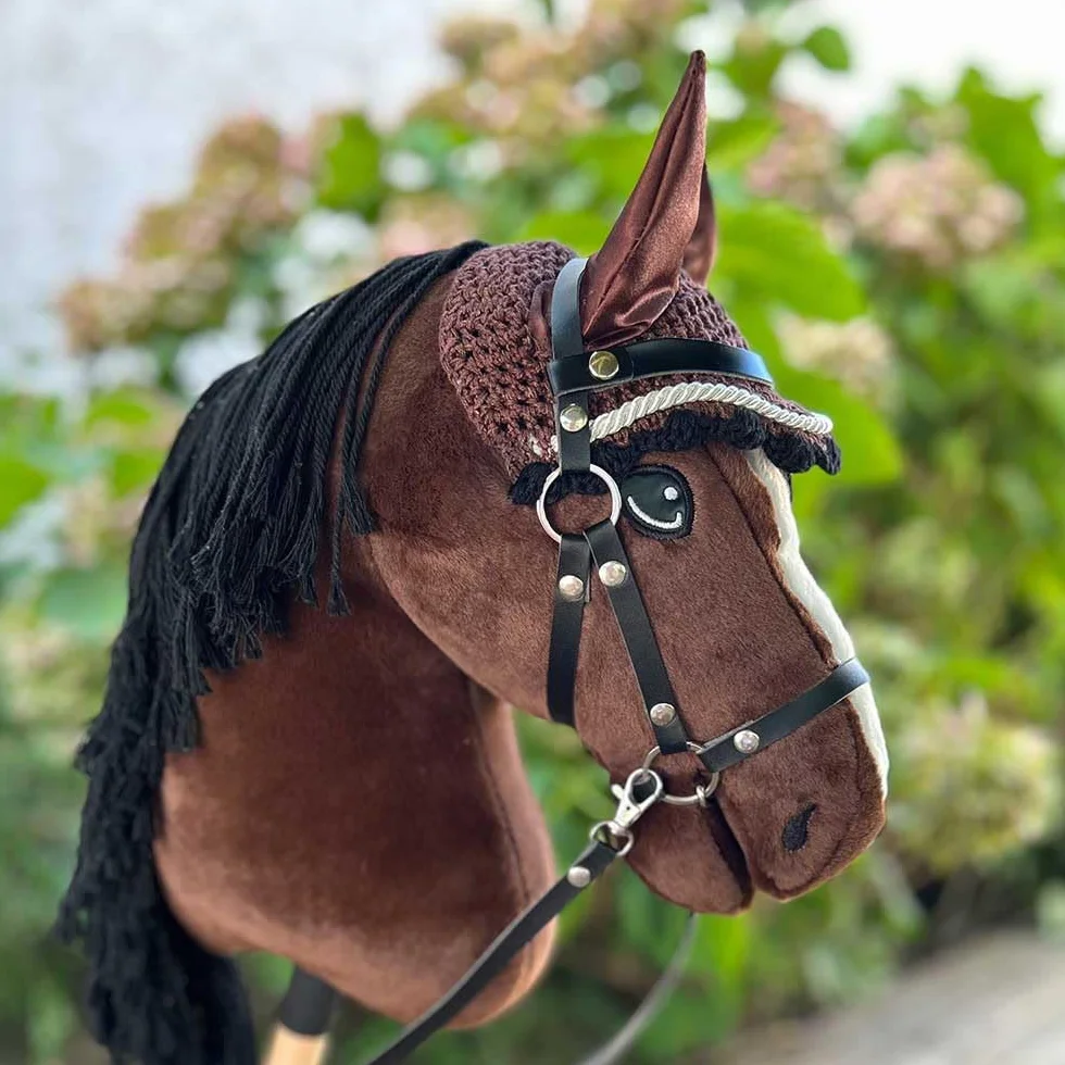 Cheval Bâton Hobby Horse A3 Bai Marron Crins Noirs Ensemble Complet Filet Mors Rênes Licol Longe Bonnet