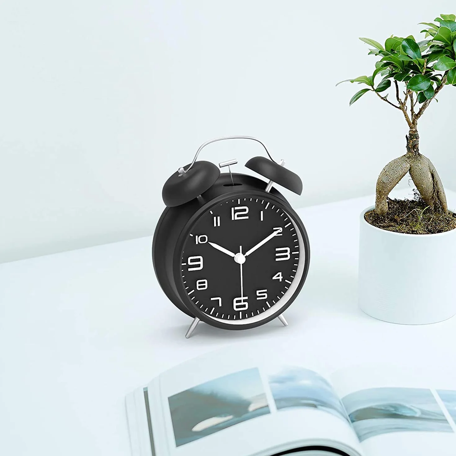 Reveil Vintage Double Cloche avec Veilleuse - Analogique, Grand Cadran 16 cm, Silencieux sans Tic-Tac (Noir)