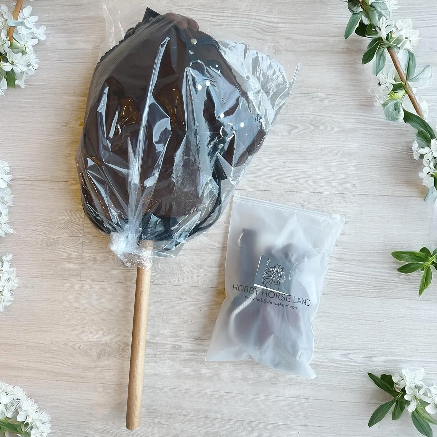 Cheval Bâton Hobby Horse A3 Bai Marron Crins Noirs Ensemble Complet Filet Mors Rênes Licol Longe Bonnet