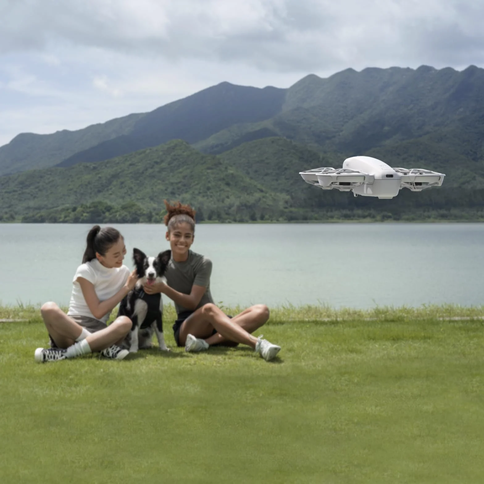 DJI Neo Mini Drone avec Caméra 4K Ultra-HD 135 g Suivi Sujet QuickShots