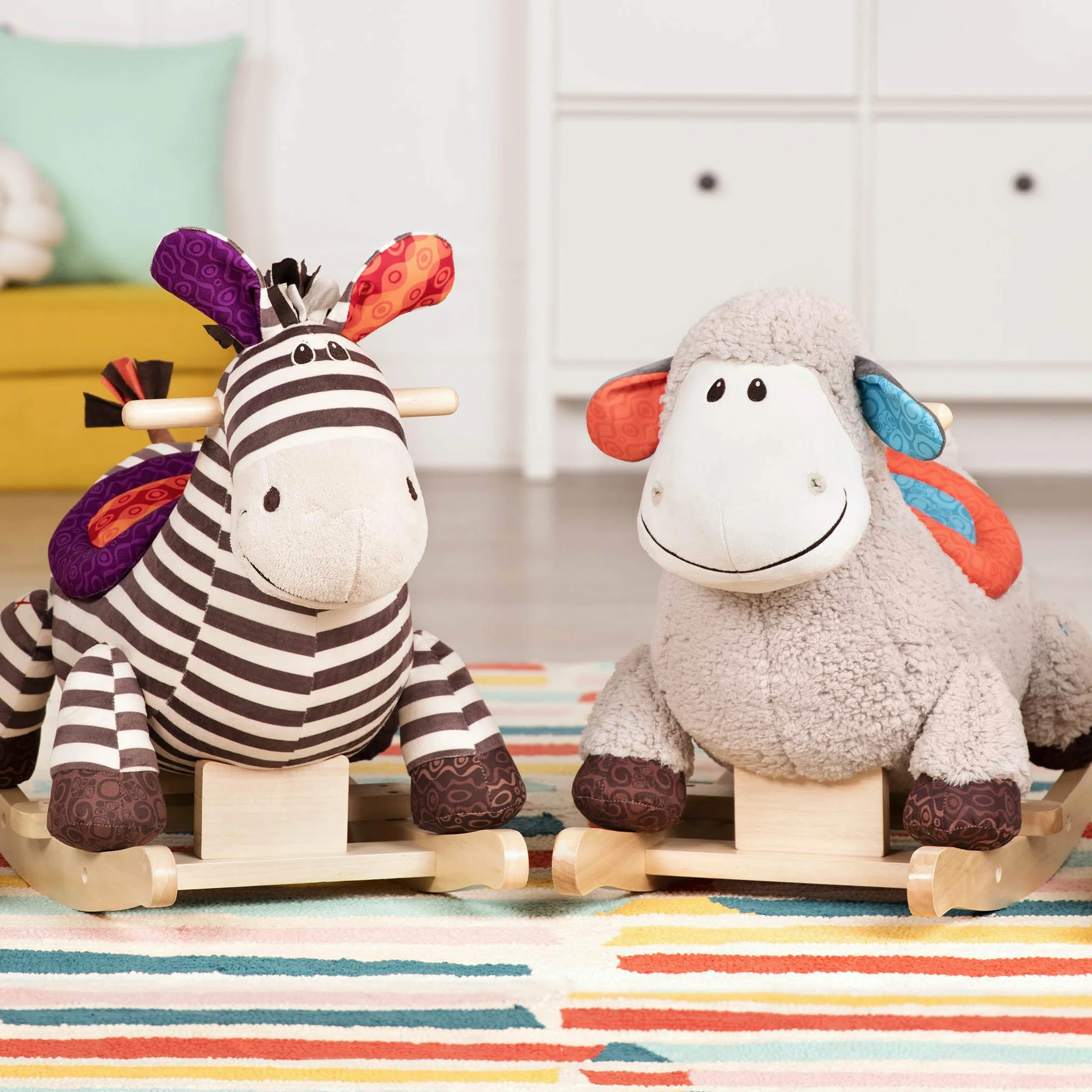 B. Toys Rodeo Rocker Loopsy Mouton à Bascule Siège Confortable Bois Dur Jouet Développement Jeu Actif Robuste Durable 18 Mois+