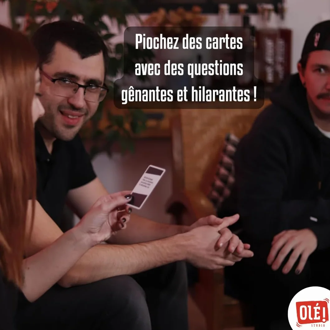 Olé! Studio Amis DE Merde – Le Jeu Qui ruine Vos amitiés ! Qui Sera l’ami de Merde de la soirée ? - Jeu de Cartes - Jeu de société Amusant pour Adultes - Idée Cadeau, Noir
