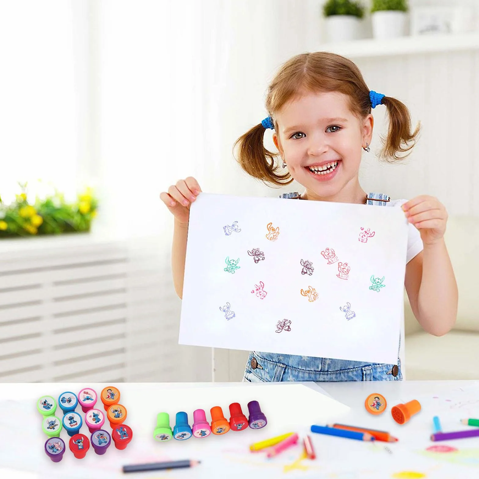 Lot de 24 tampons d'anniversaire pour enfants avec 12 motifs auto-encreurs - Tampon animé