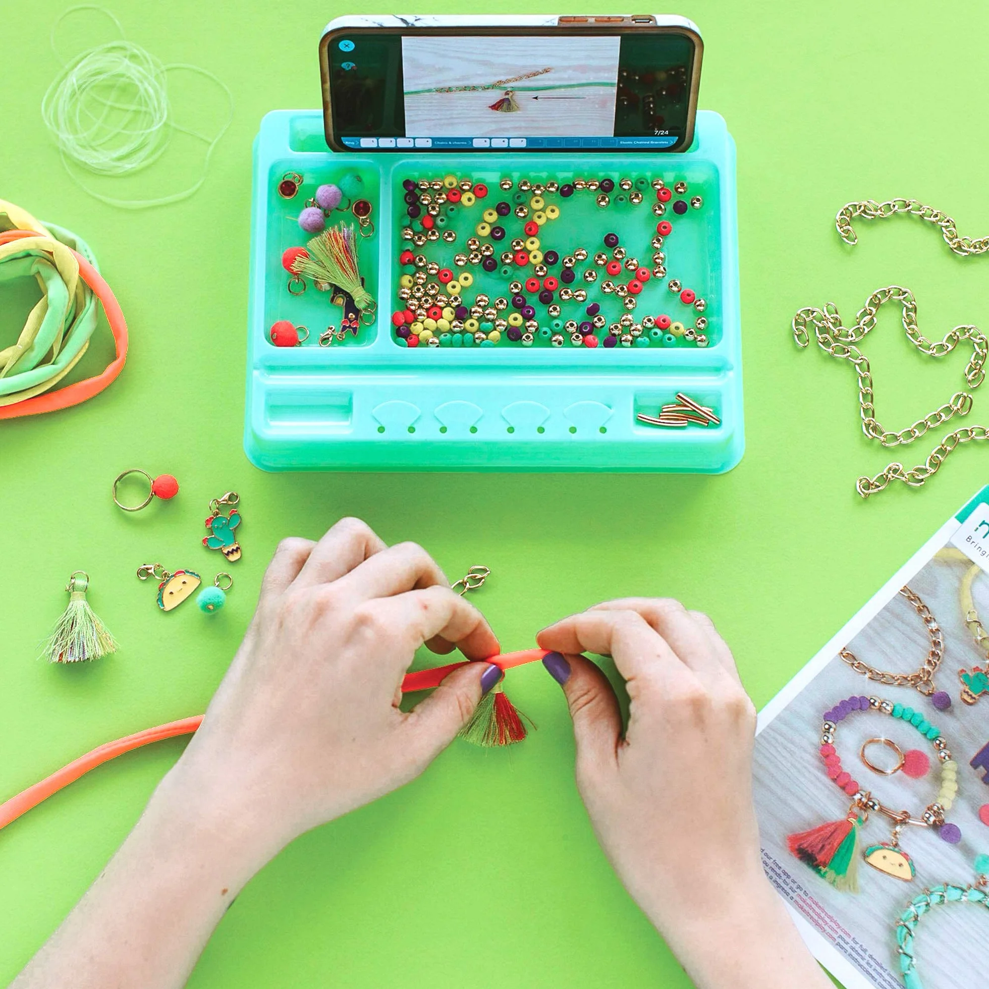 Make It Real Kit de fabrication de bracelets avec perles fluo - Bijoux de l'amitié pour enfants