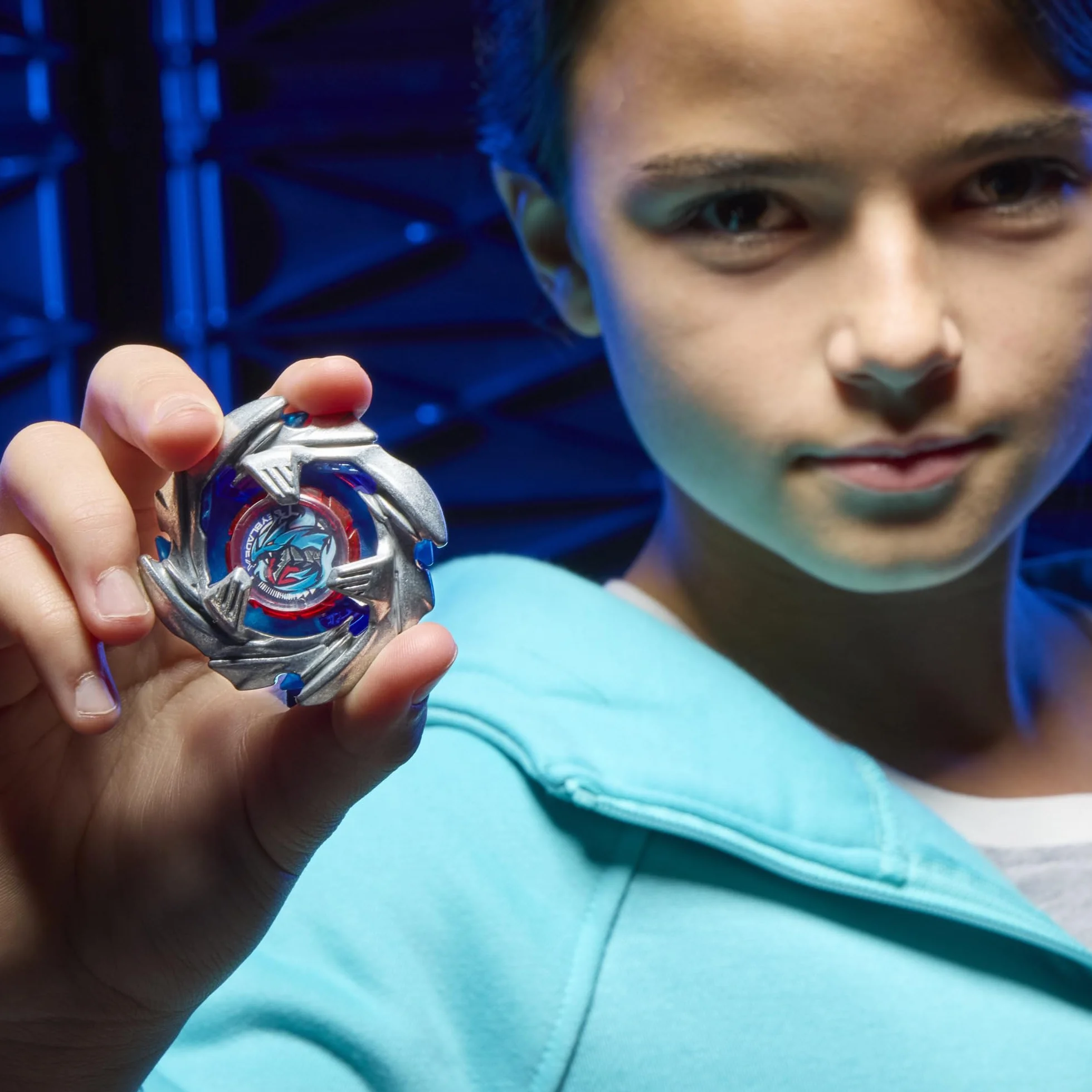Beyblade X Pack Cobalt Dragoon 2-60C avec Lanceur à Corde Deluxe à Rotation Gauche