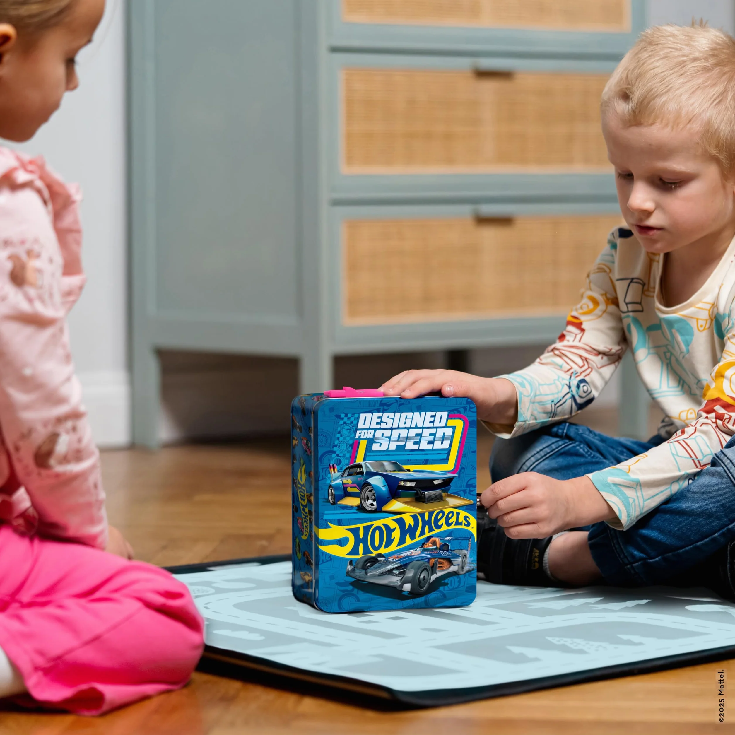 Klein 2881 Mallette de Collection Hot Wheels Métal Rangement 50 Voitures Jouet 3 Ans Noir Orange Bleu Rose