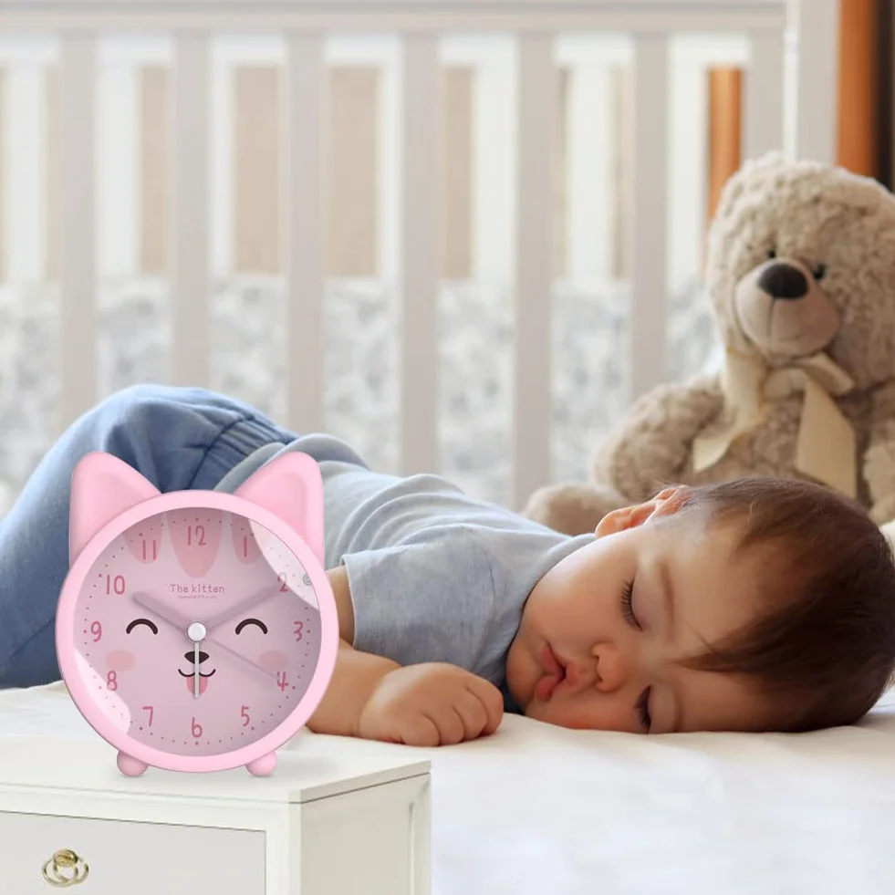 Roadtime Joli réveil-matin animalier pour enfants, horloge lapin/chat/cerf, réveil de bureau silencieux avec rétroéclairage (chat, rose)